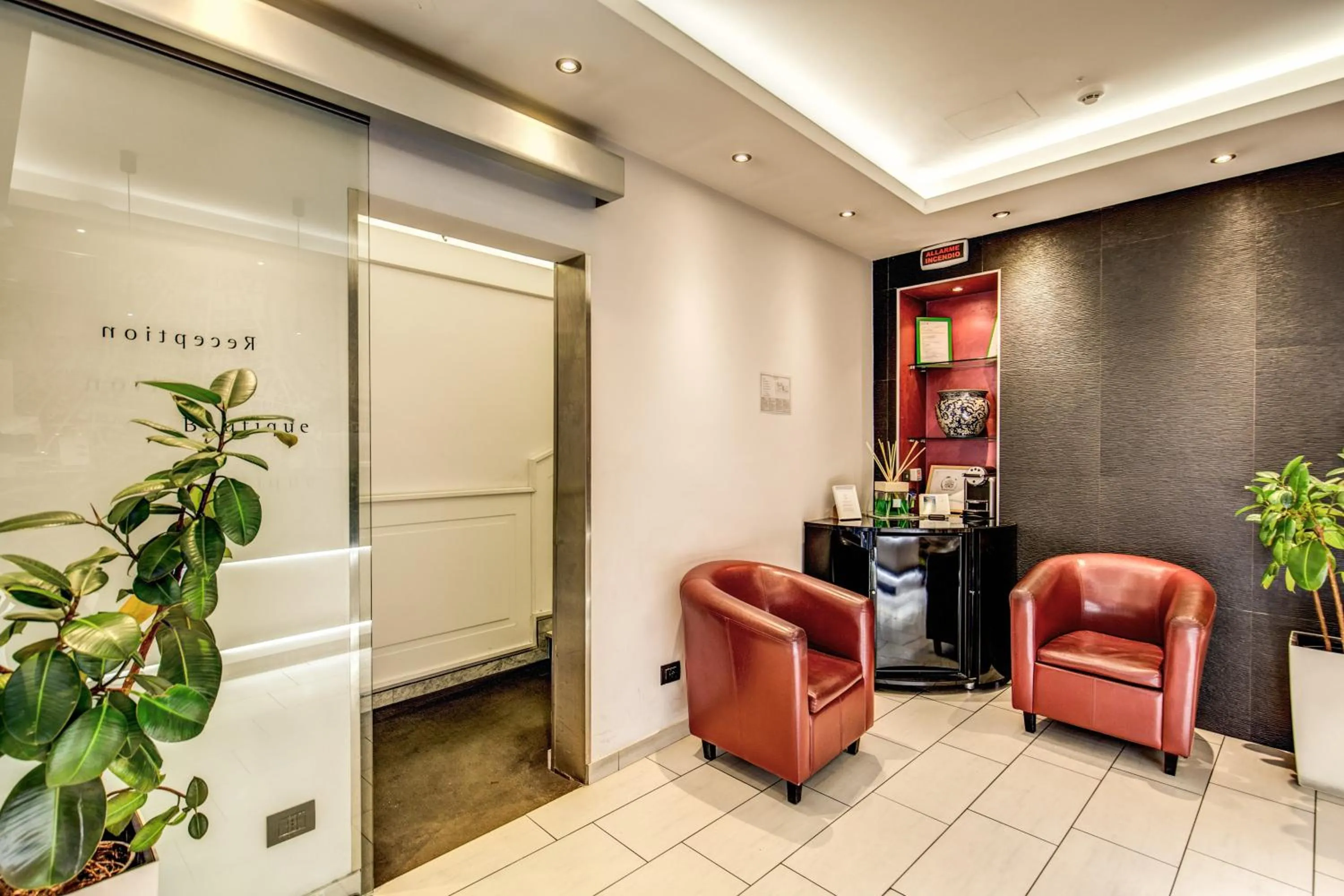 Lobby or reception in Trevi 41 Hotel