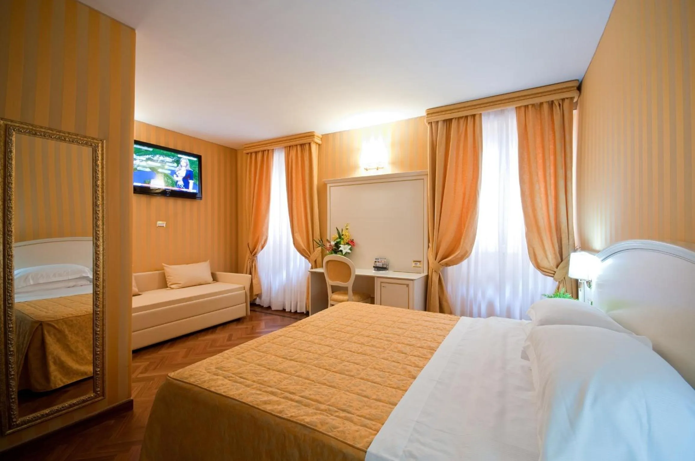 Photo of the whole room, Bed in Trevi 41 Hotel