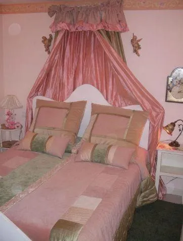 Photo of the whole room, Bed in Una Franca Camere Di Charme