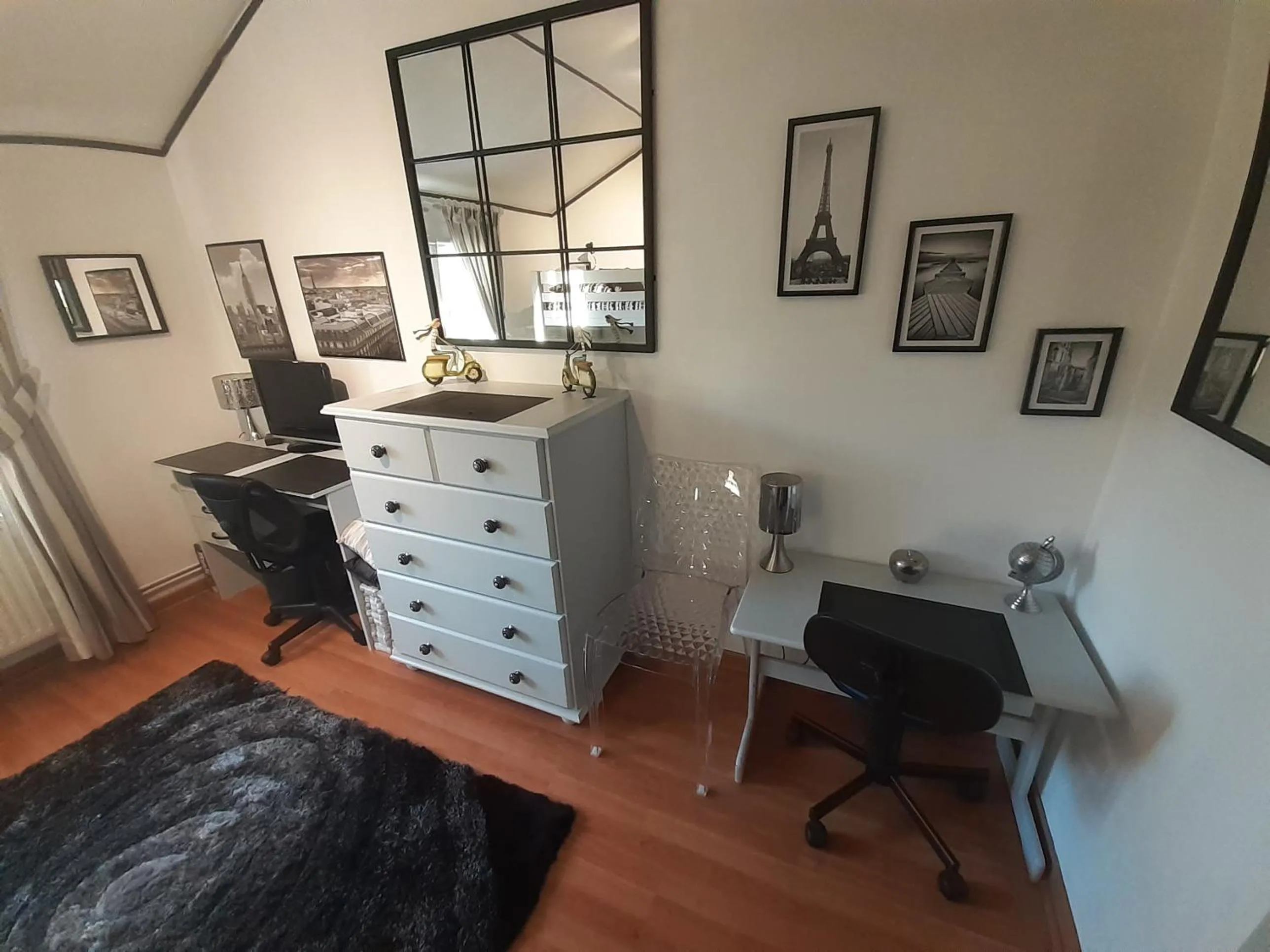 Decorative detail in Le Point du Jour