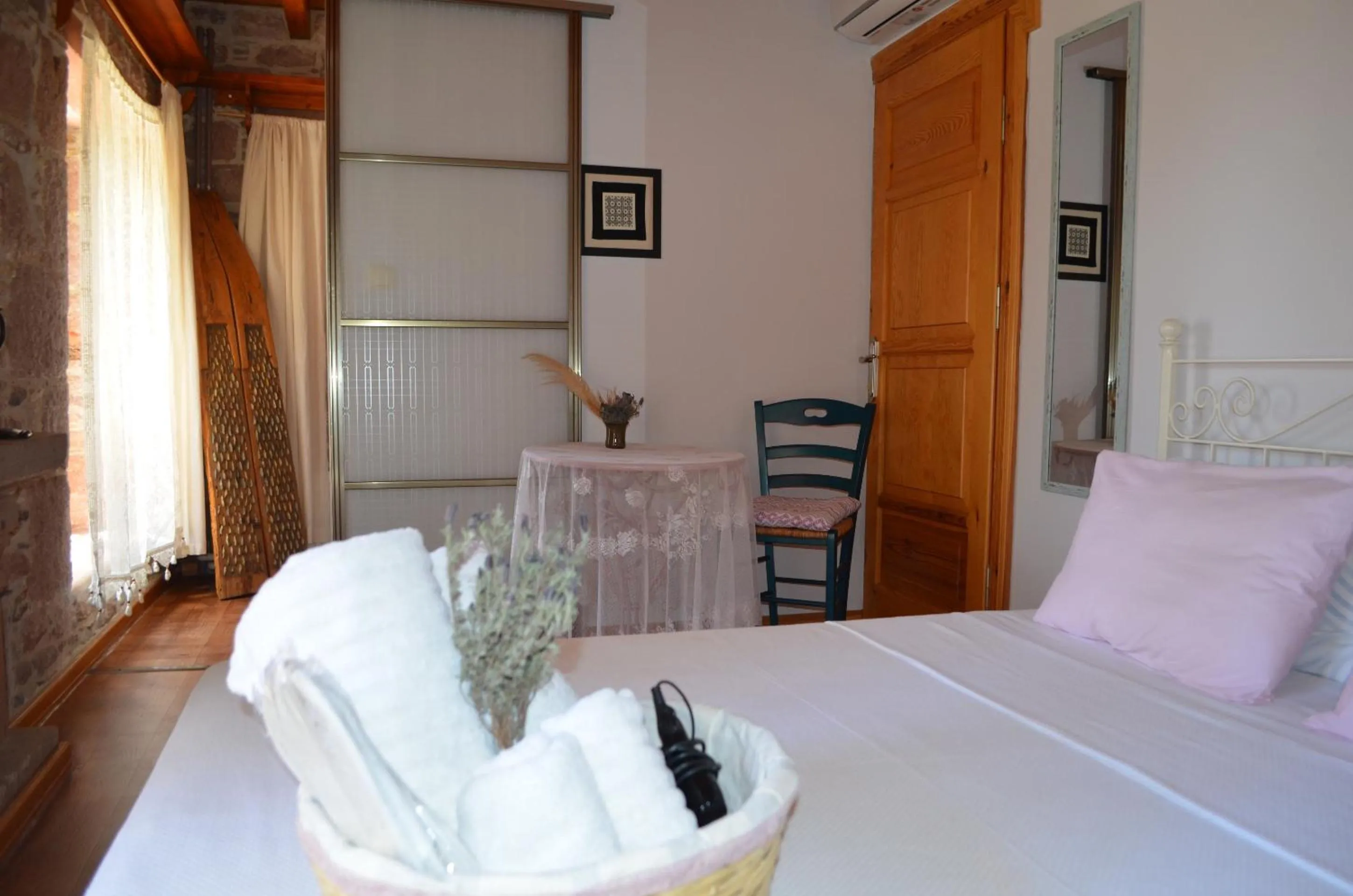 Photo of the whole room, Bed in Fragrante Hotel - Adult Only (+13)