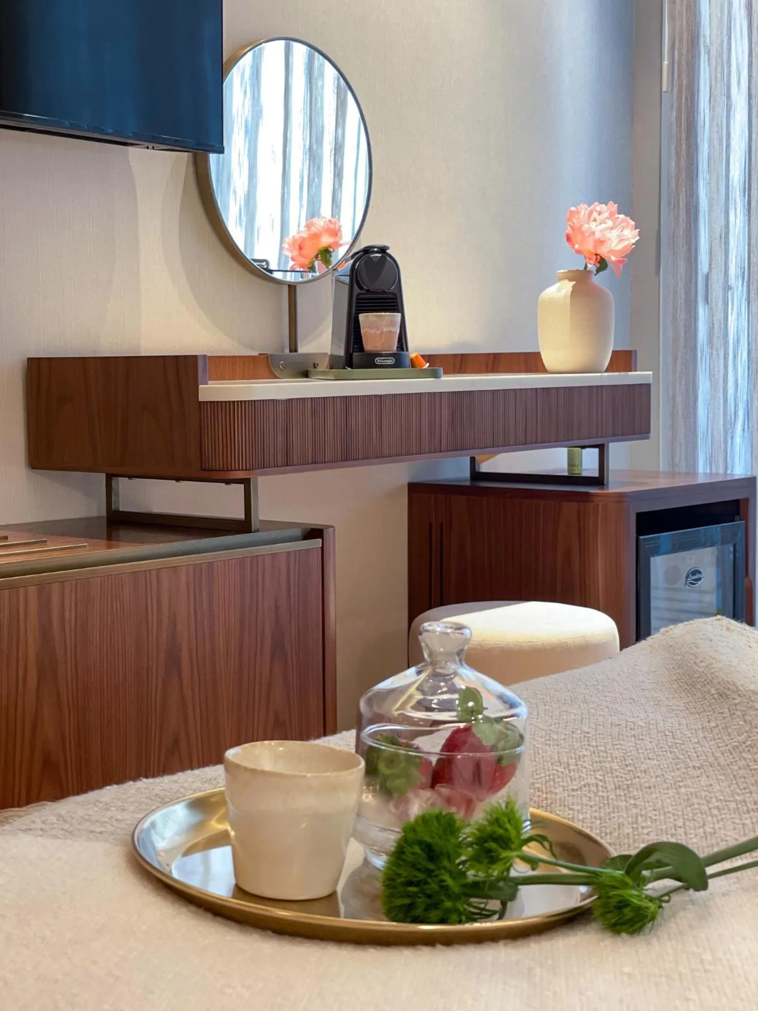 Photo of the whole room in Jewel TLV Hotel