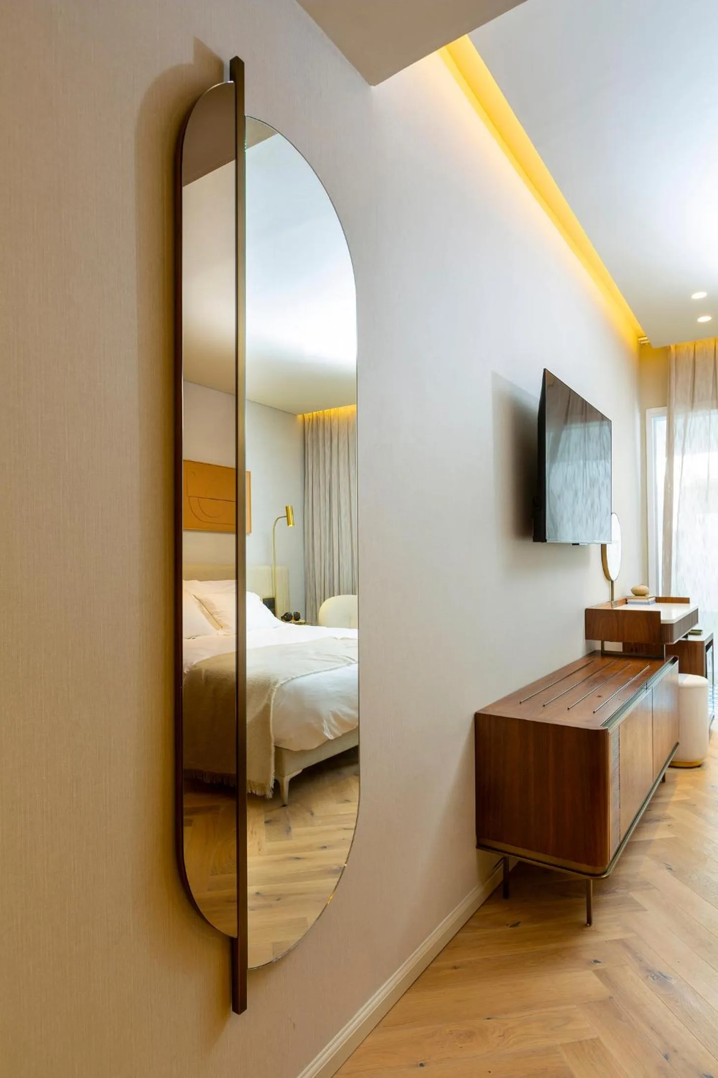 Photo of the whole room, Bed in Jewel TLV Hotel