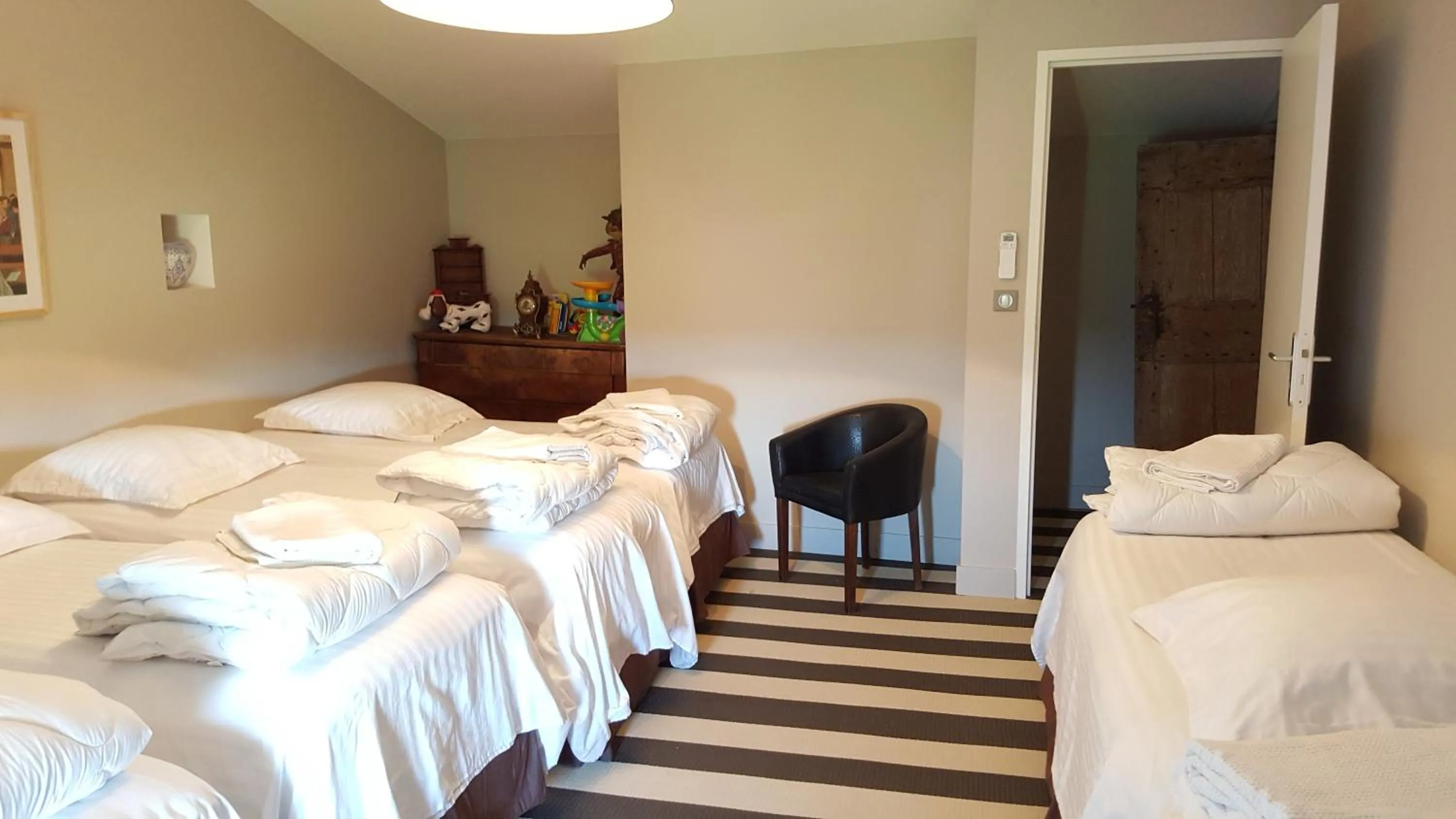 Photo of the whole room, Bed in La PULCINELLA Maison de Famille
