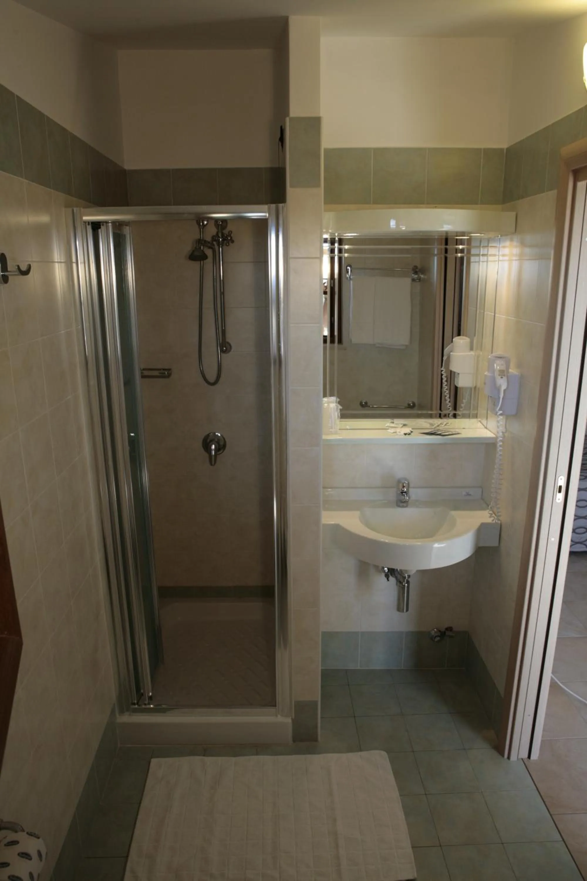 Bathroom in Albergo Il Giardino