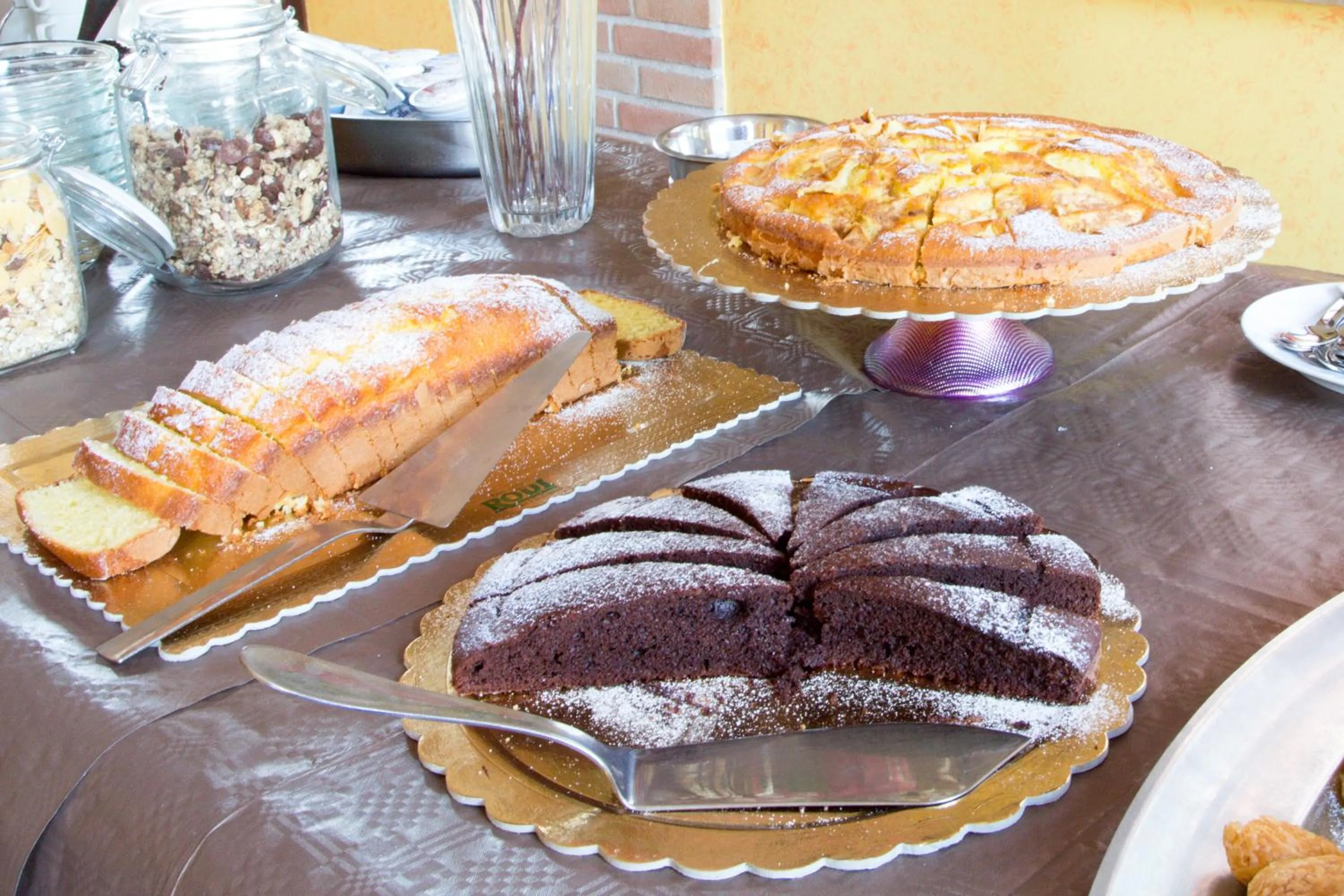 Buffet breakfast in Albergo Il Giardino