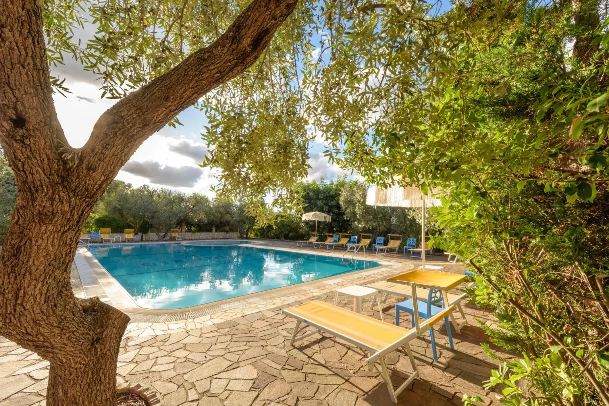 Swimming pool in Albergo Il Giardino Swimming pool in Albergo Il Giardino