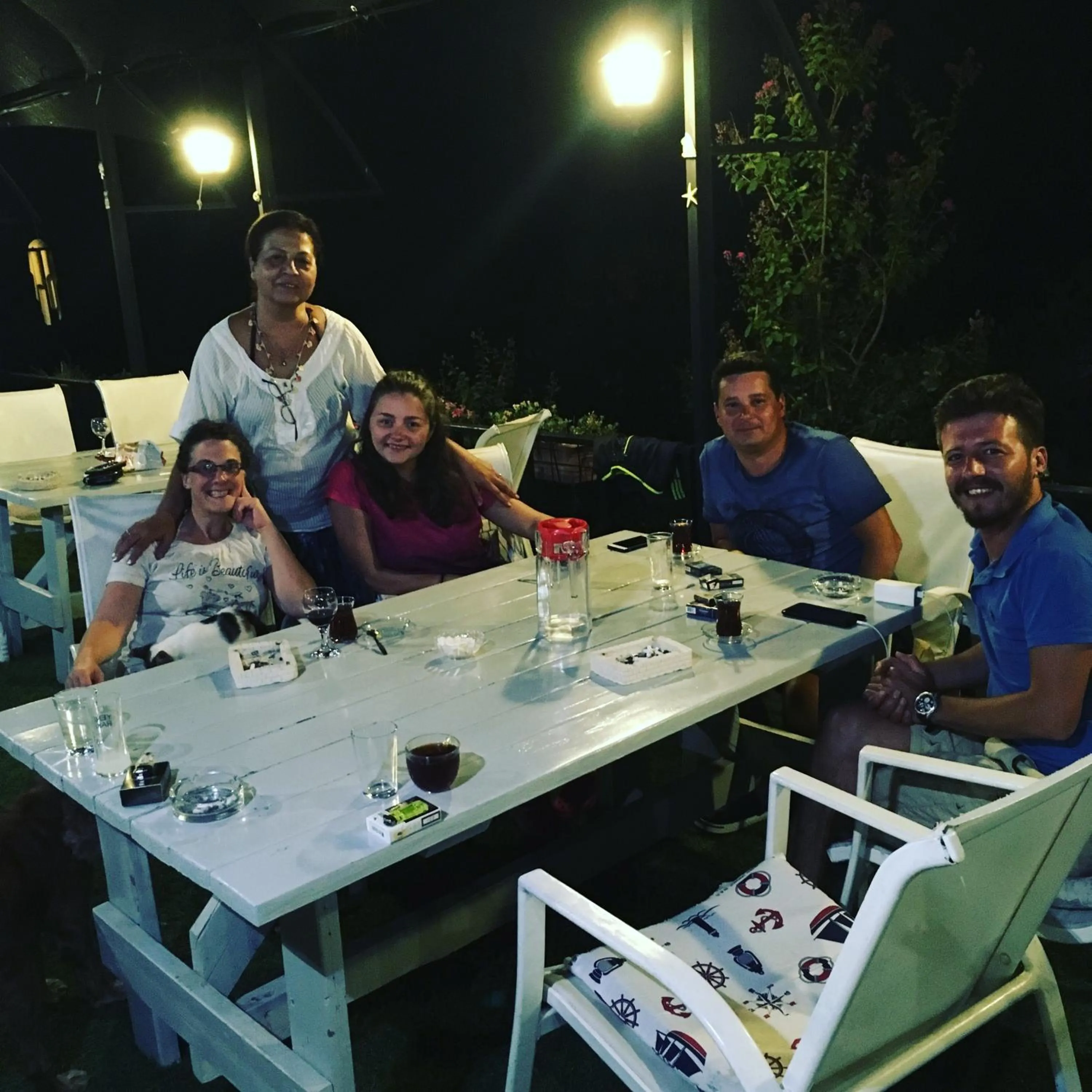 group of guests in HavaSuPark Bungalows