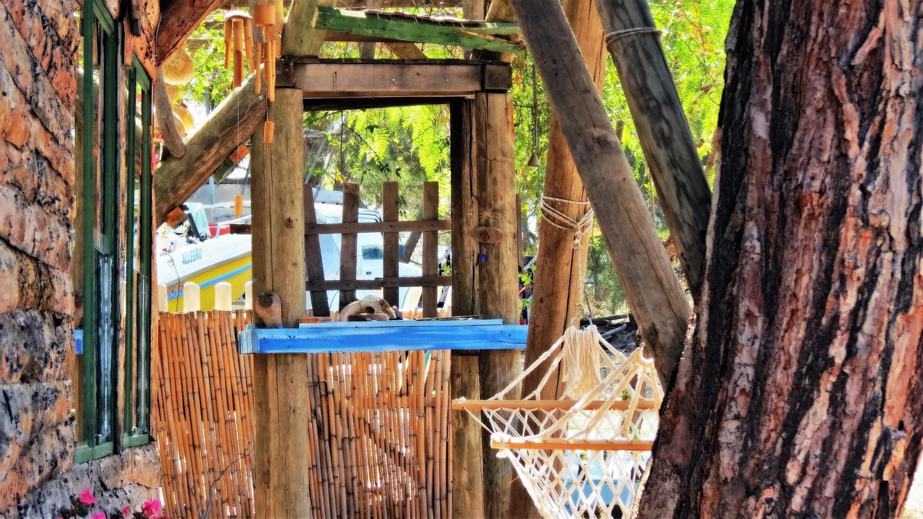 Decorative detail in HavaSuPark Bungalows