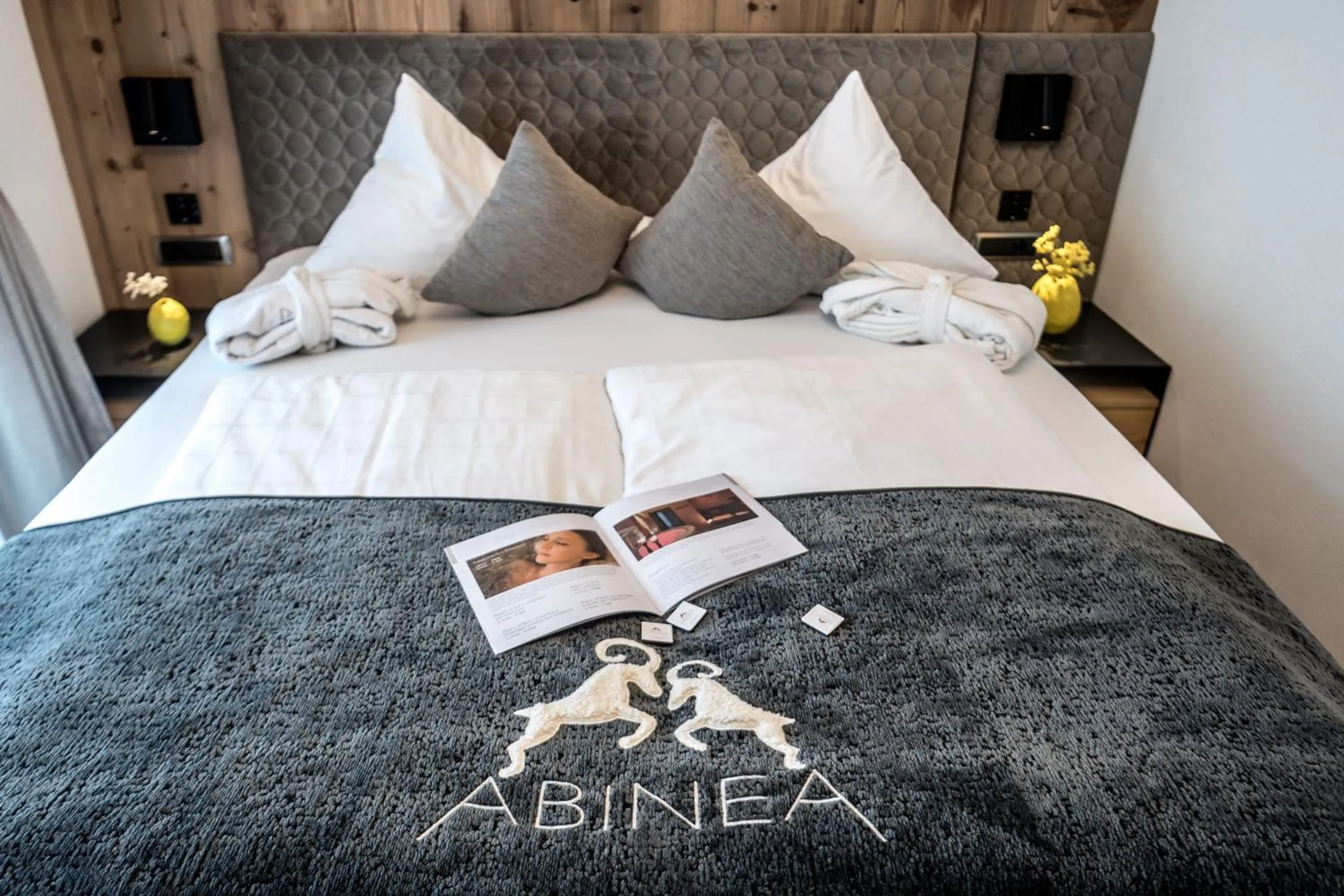 Staff, Bed in ABINEA Dolomiti Romantic SPA