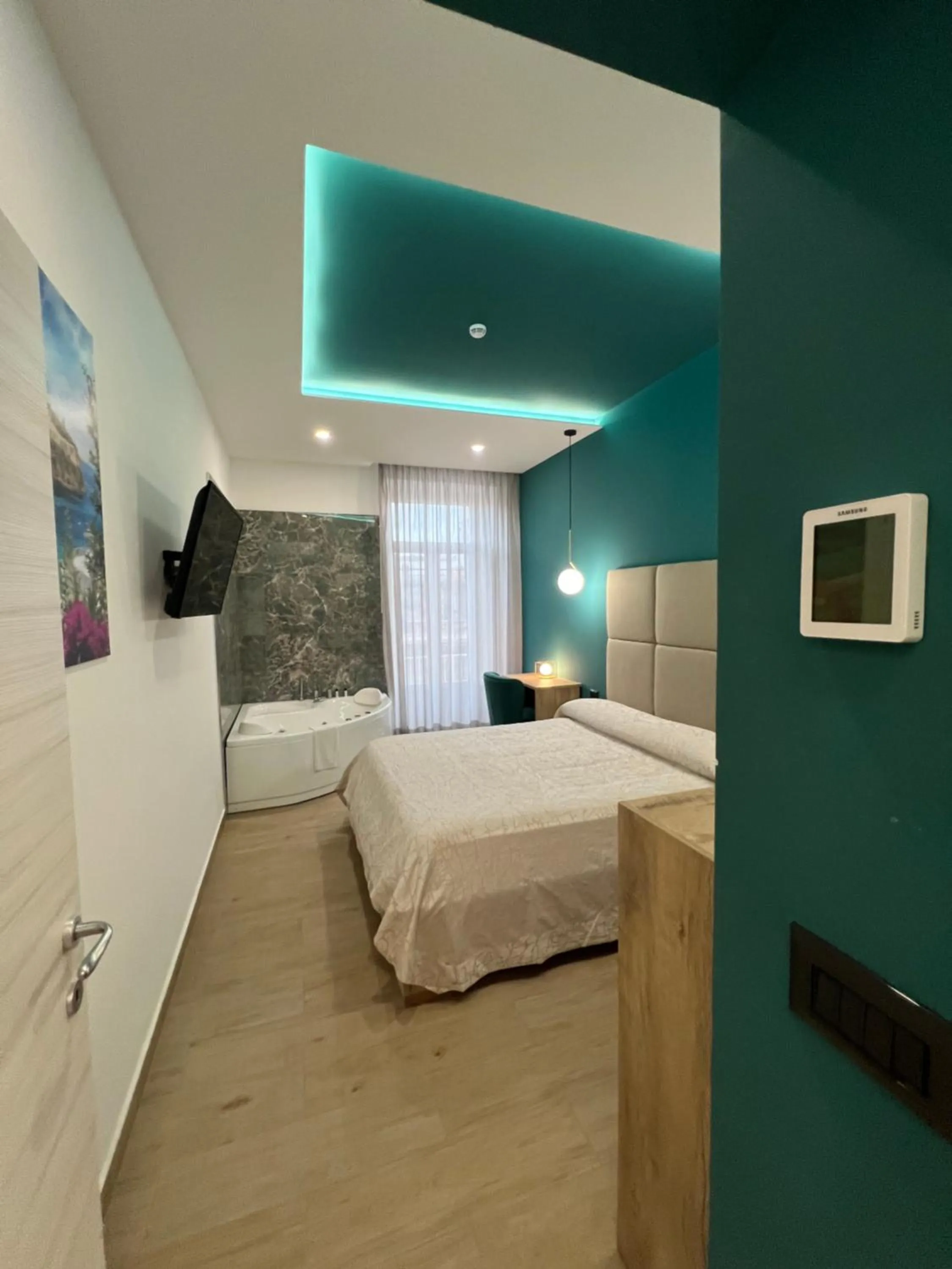 Bed in Relais Piazza Del Plebiscito B&B