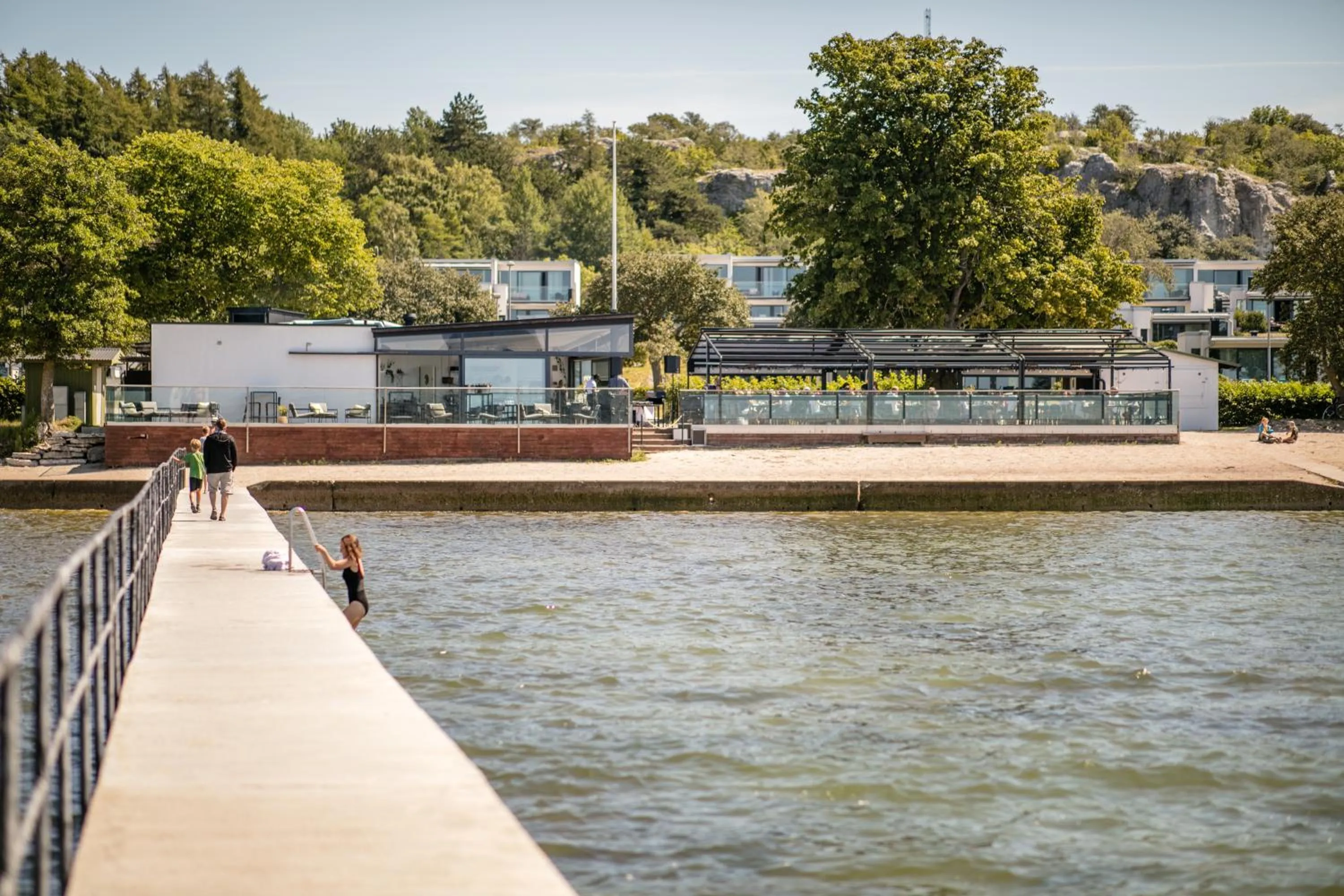 Restaurant/places to eat in NOVI Resort