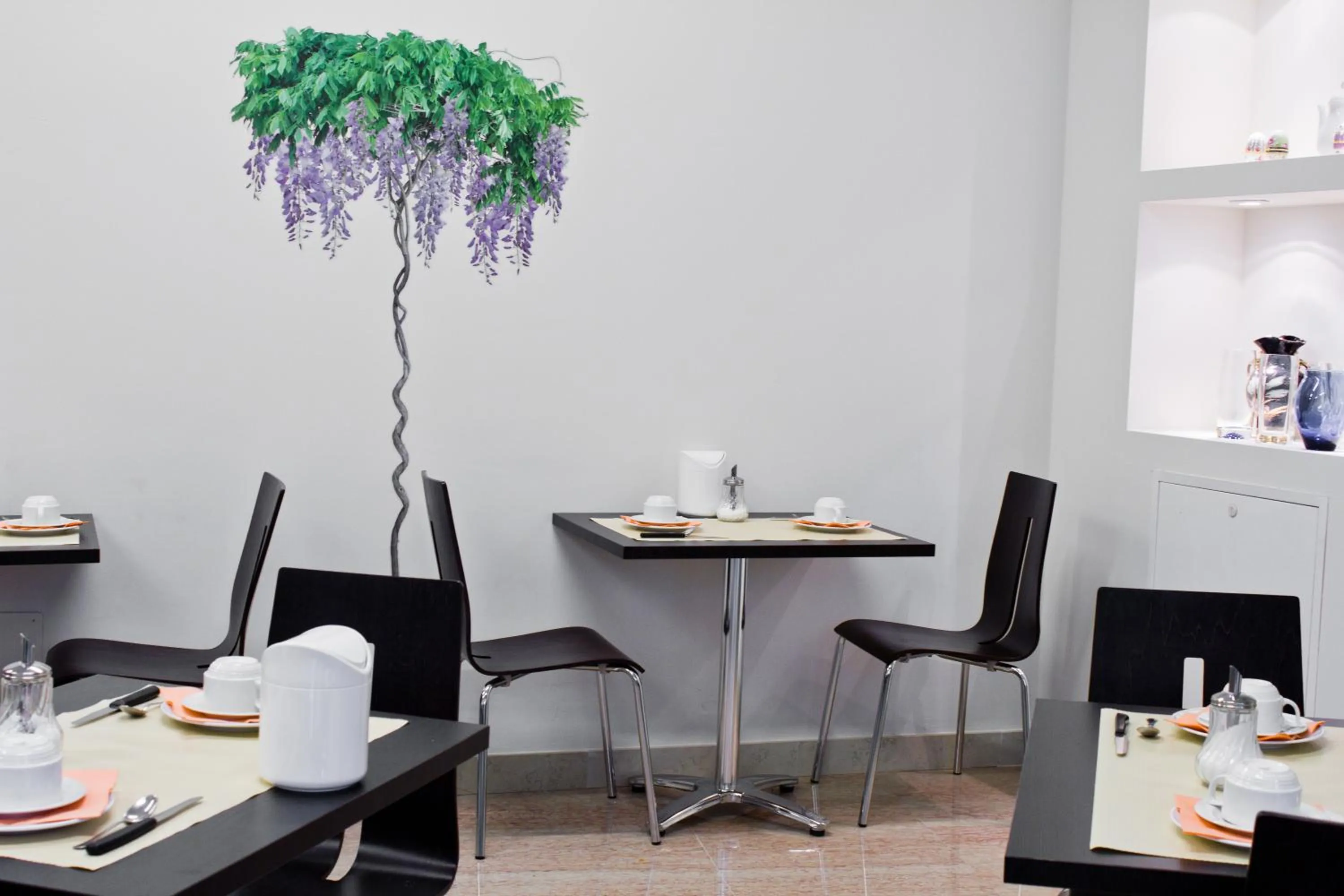 Restaurant/places to eat in Hotel Siena