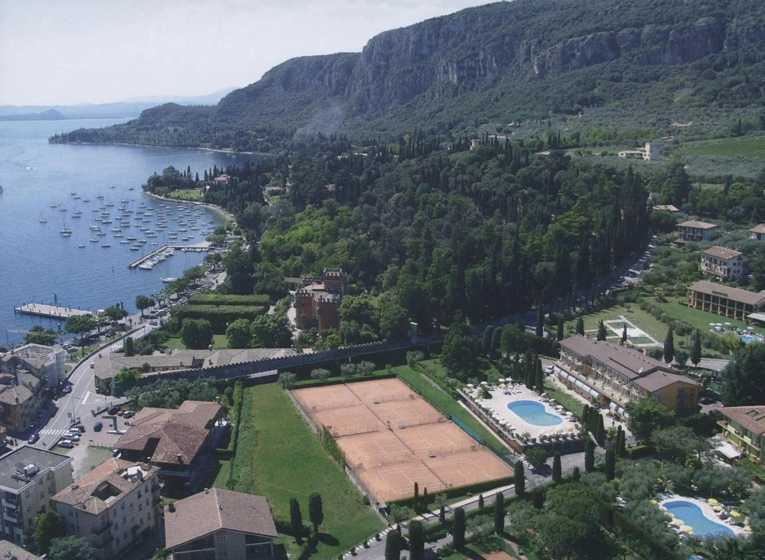 Bird's eye view, Bird's-eye View in Hotel Garden