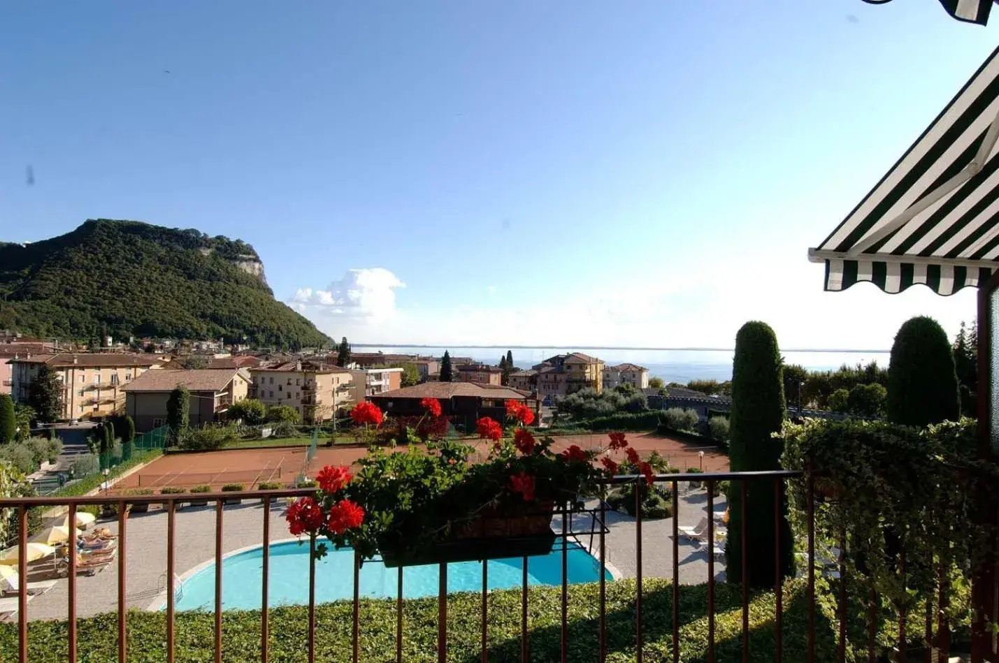 Balcony/Terrace, Pool View in Hotel Garden