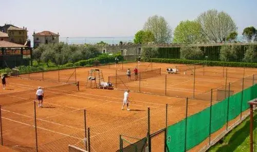 Tennis court, Tennis/Squash in Hotel Garden