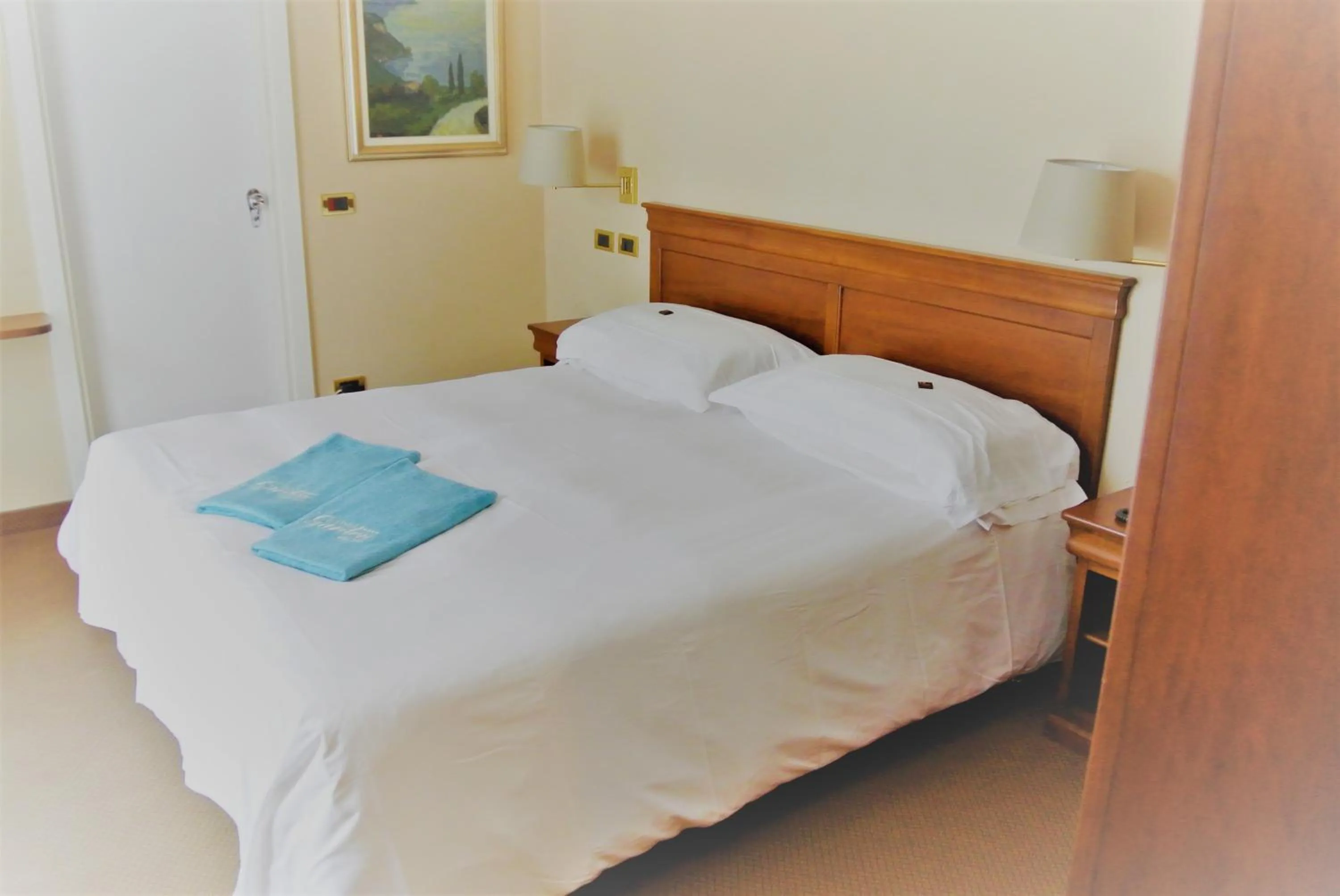 Photo of the whole room, Bed in Hotel Garden