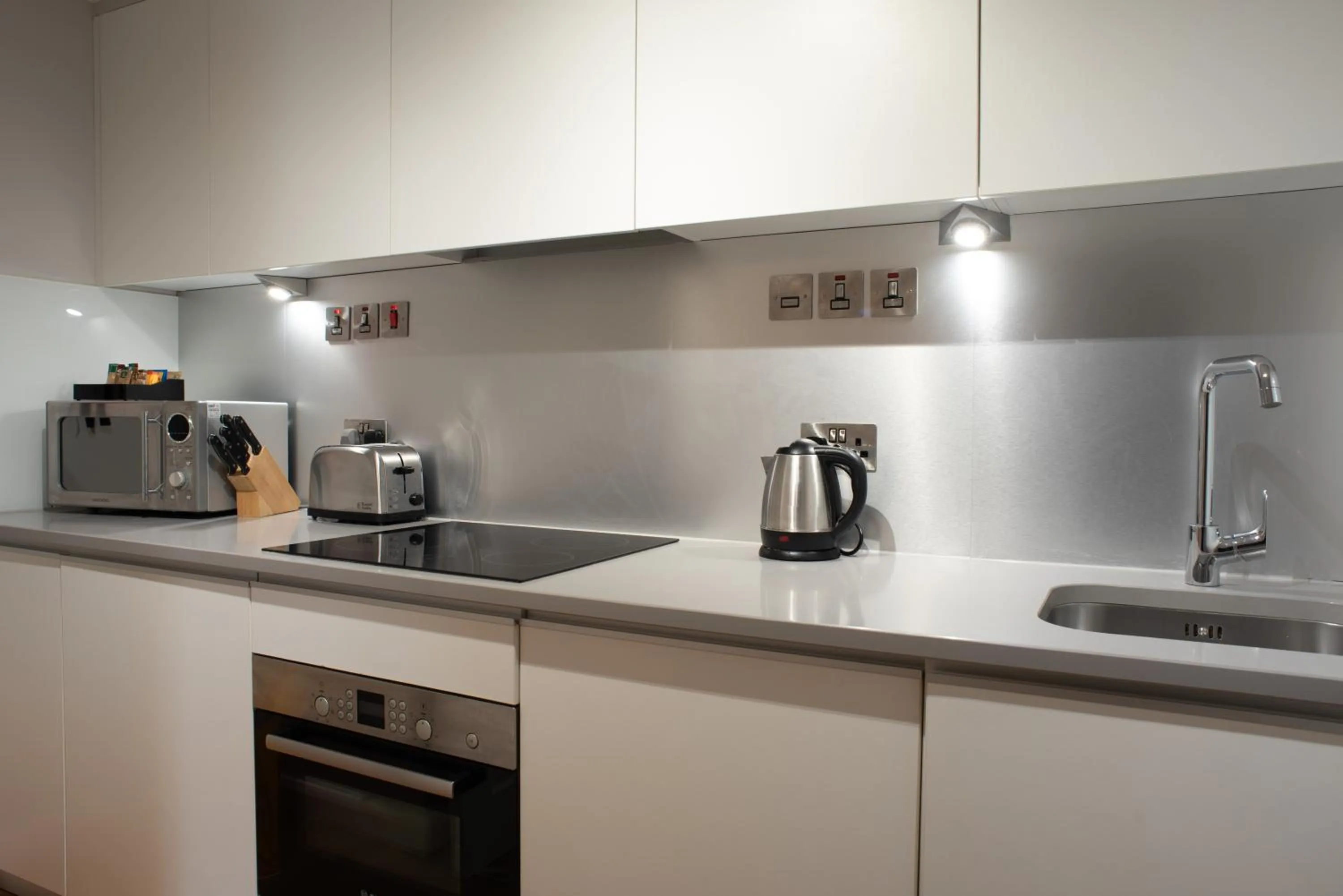 Kitchen or kitchenette in PREMIER SUITES Reading