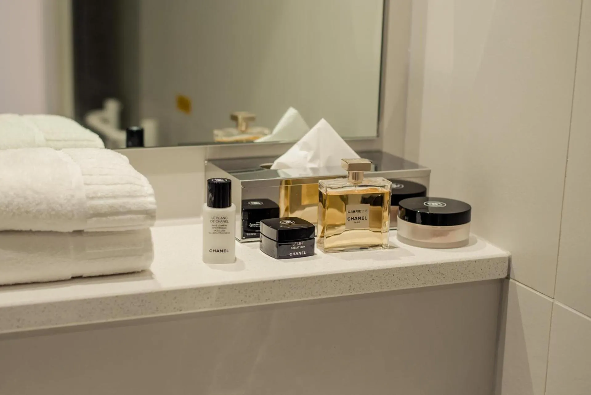 Bathroom in PREMIER SUITES Reading