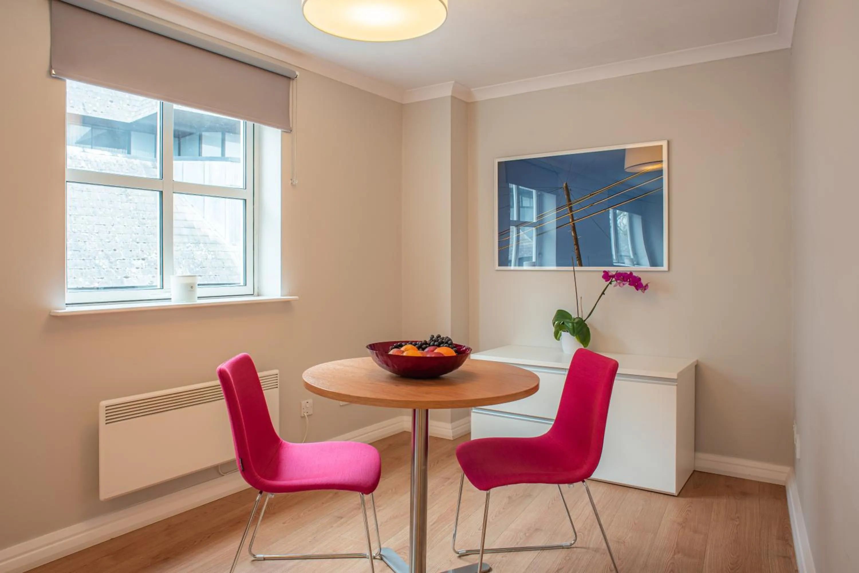 Dining area in PREMIER SUITES Reading