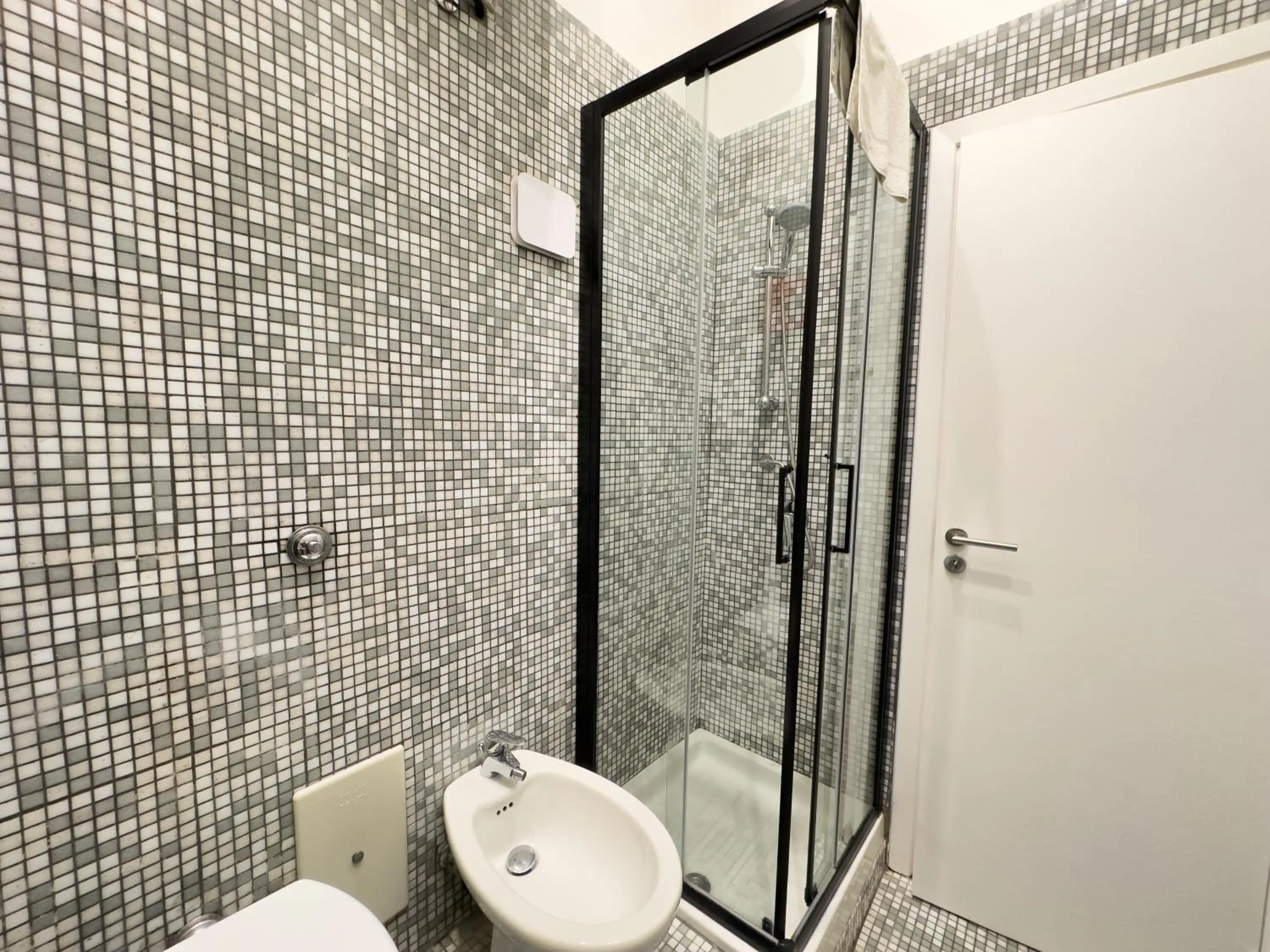 Shower in Ale & Tizy House