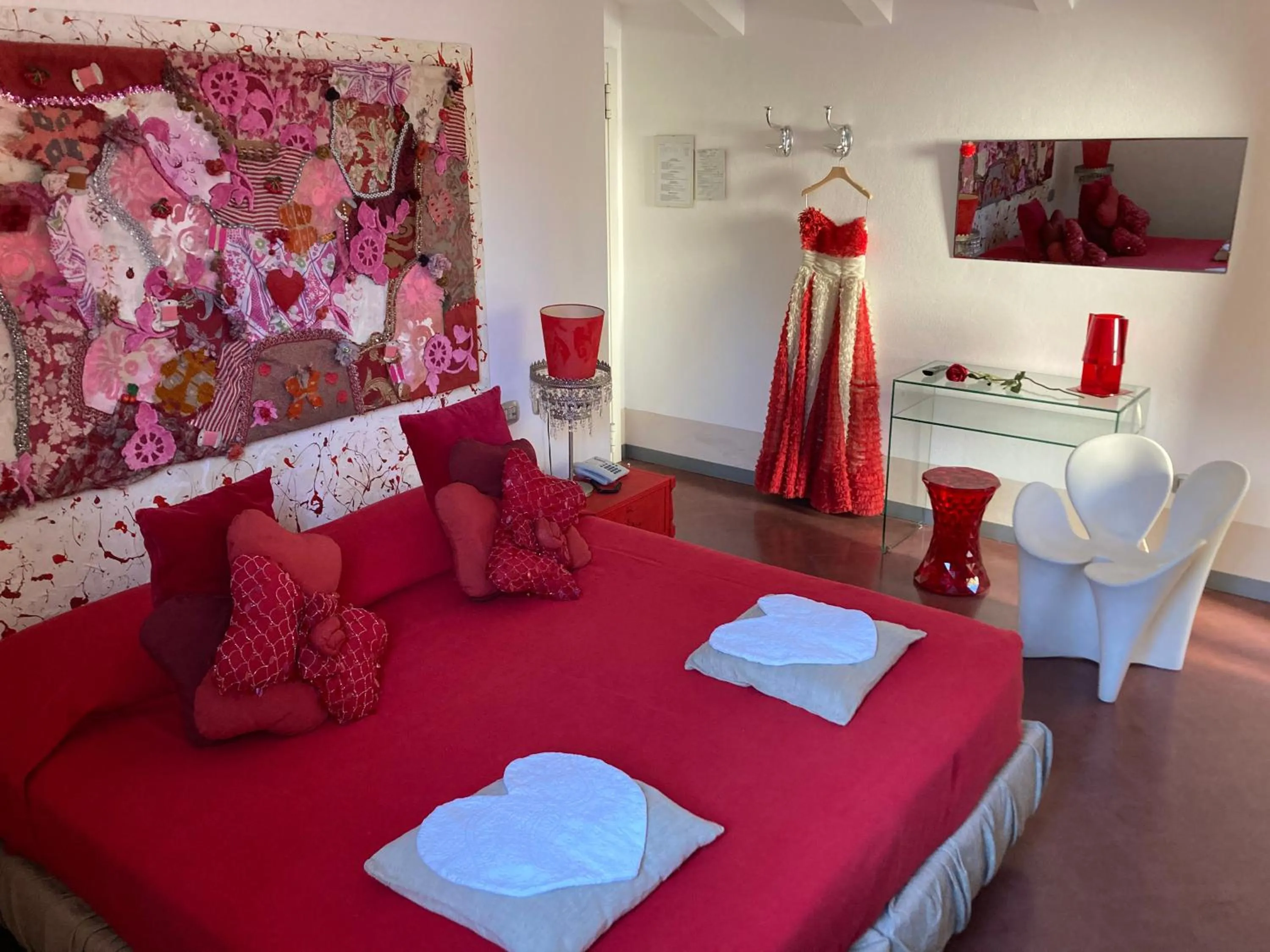 Bed in Art Hotel Al Fagiano