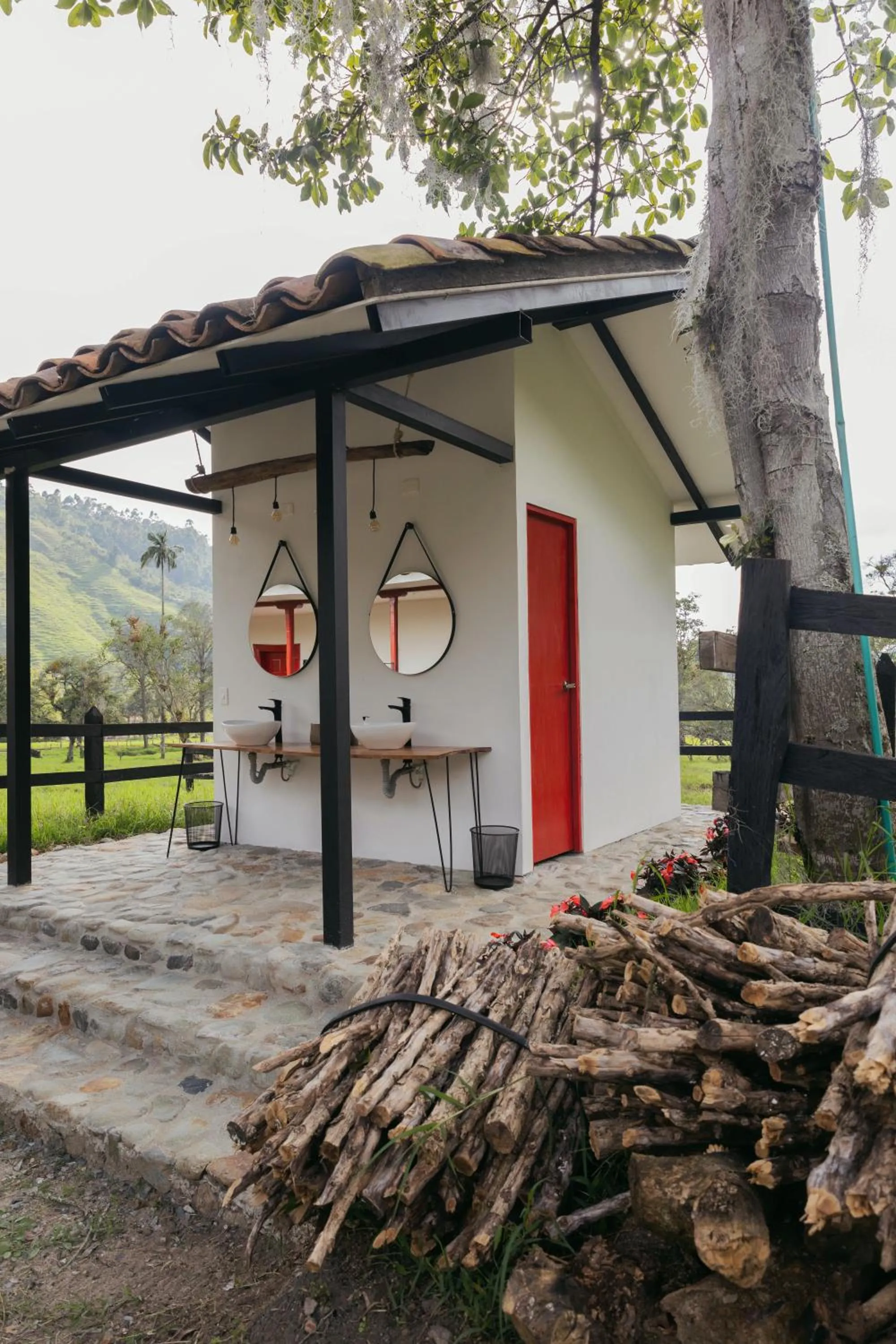 Public Bath in La Cabaña Ecohotel - Valle del Cocora