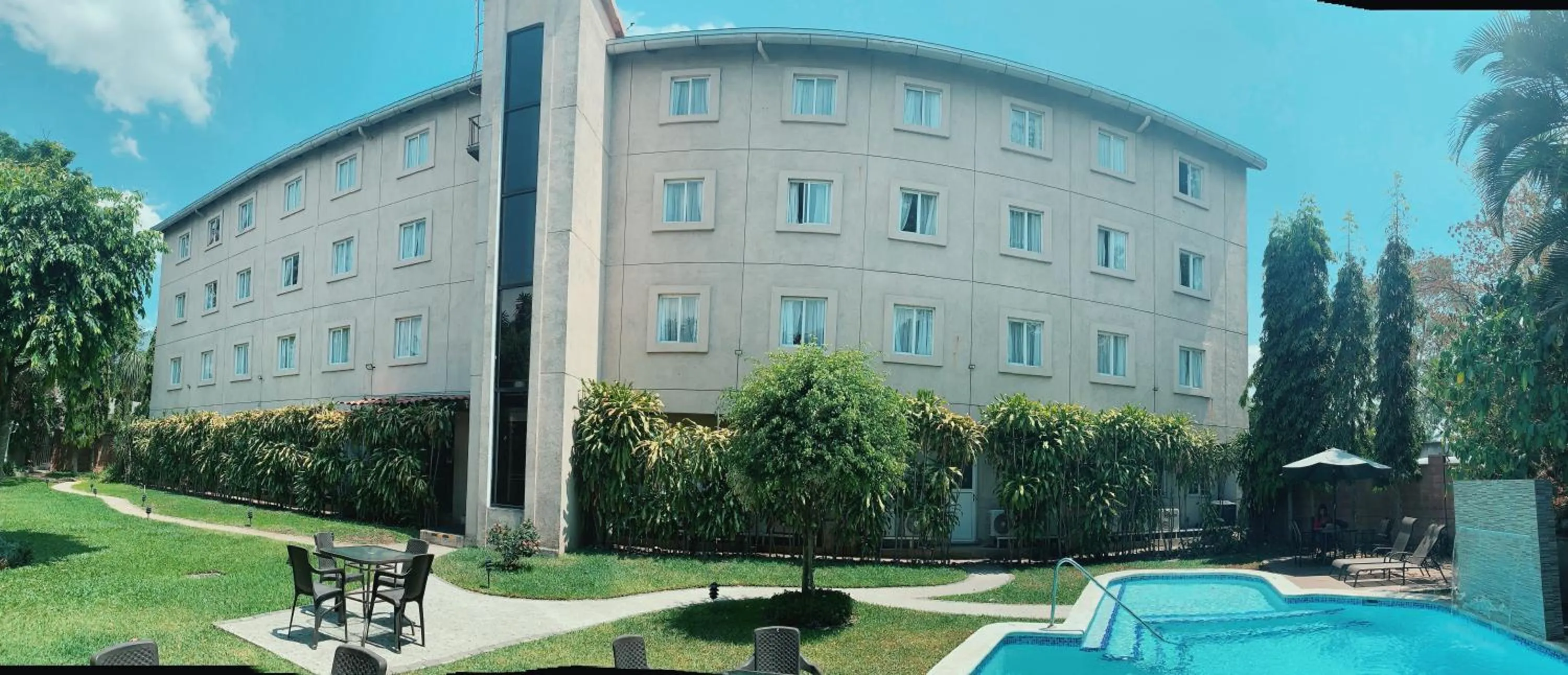 Property building in Hotel Gardenia Inn