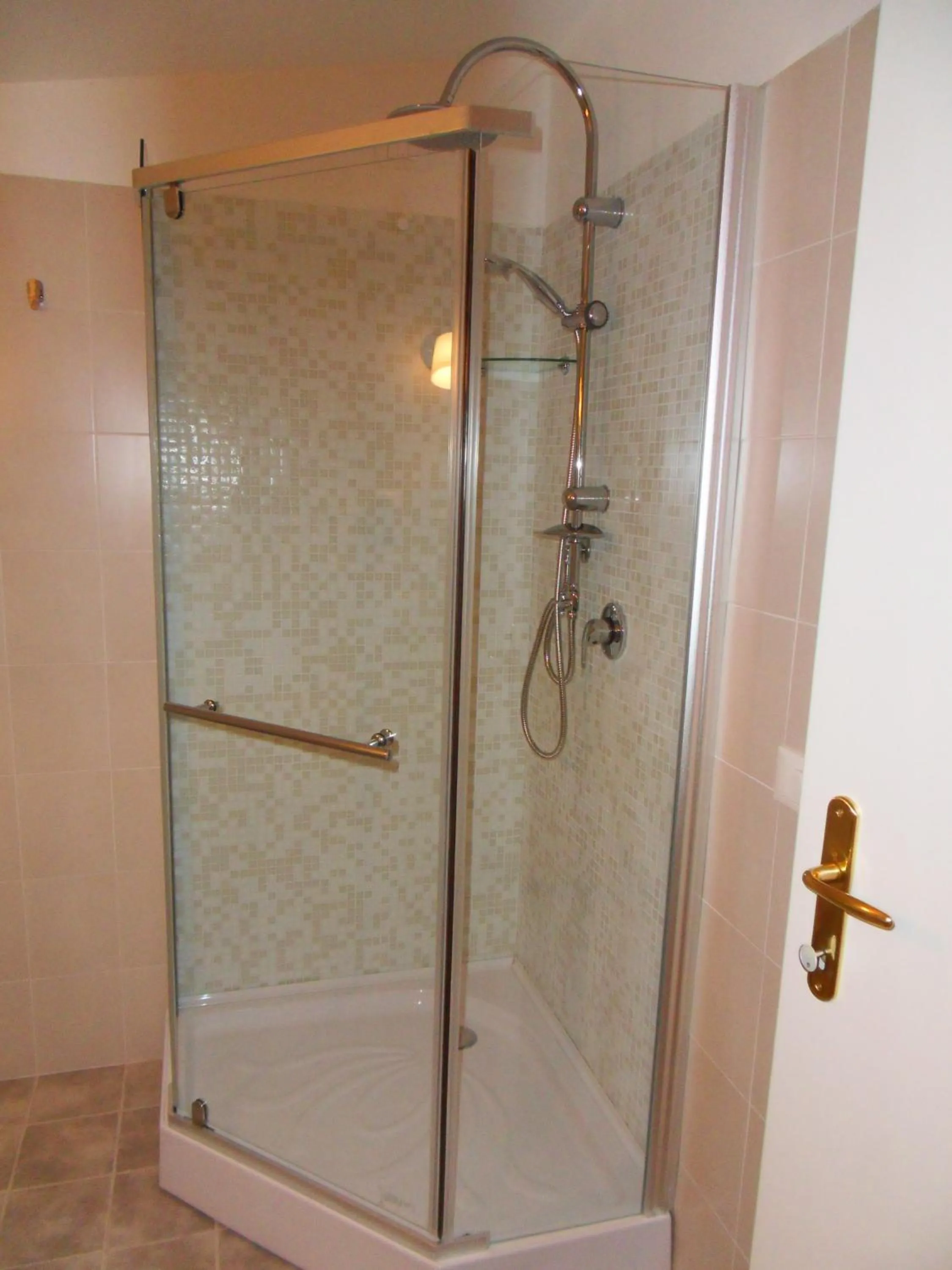 Shower in Hotel Il Casale