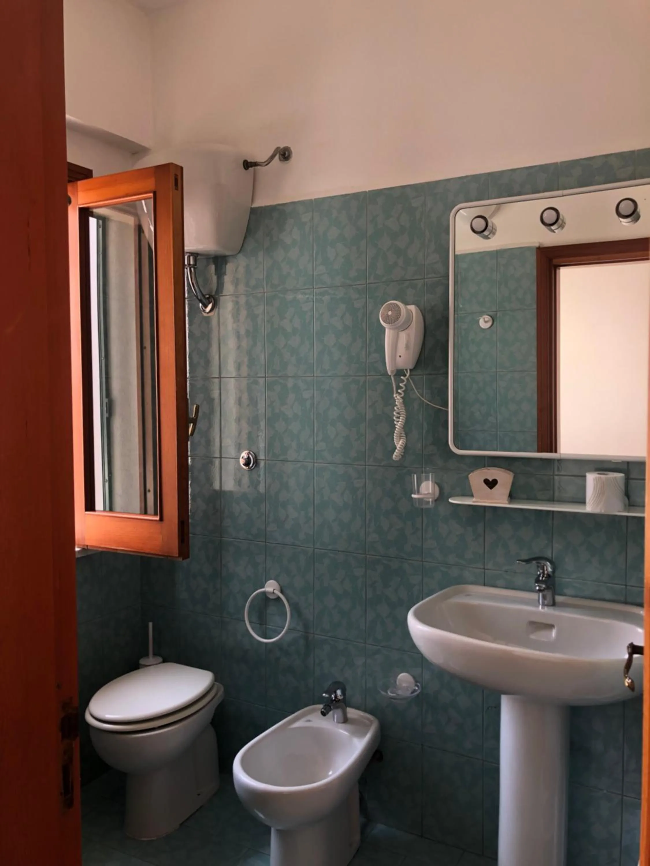 Shower in Hotel Ariston