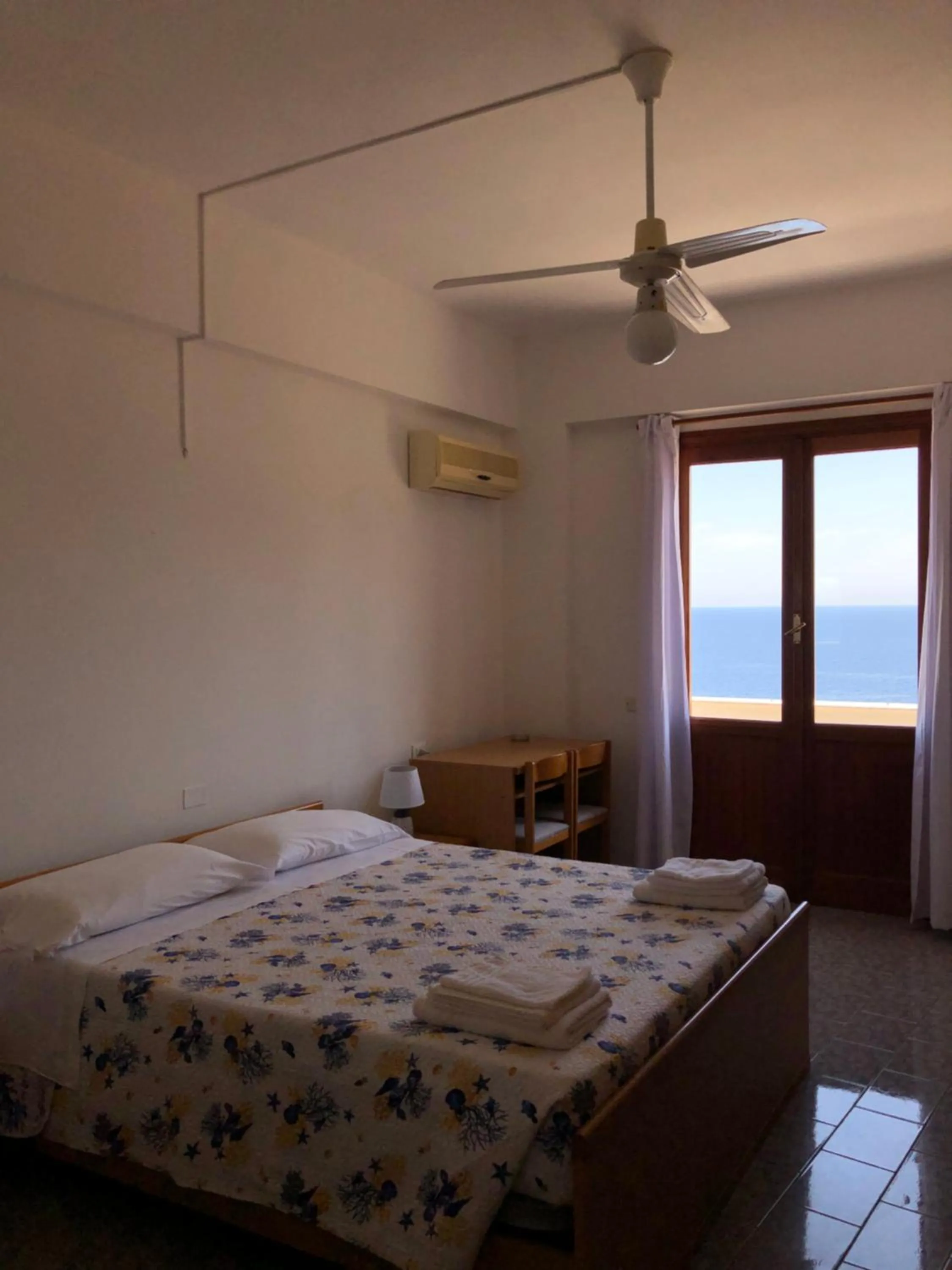 Natural landscape, Bed in Hotel Ariston