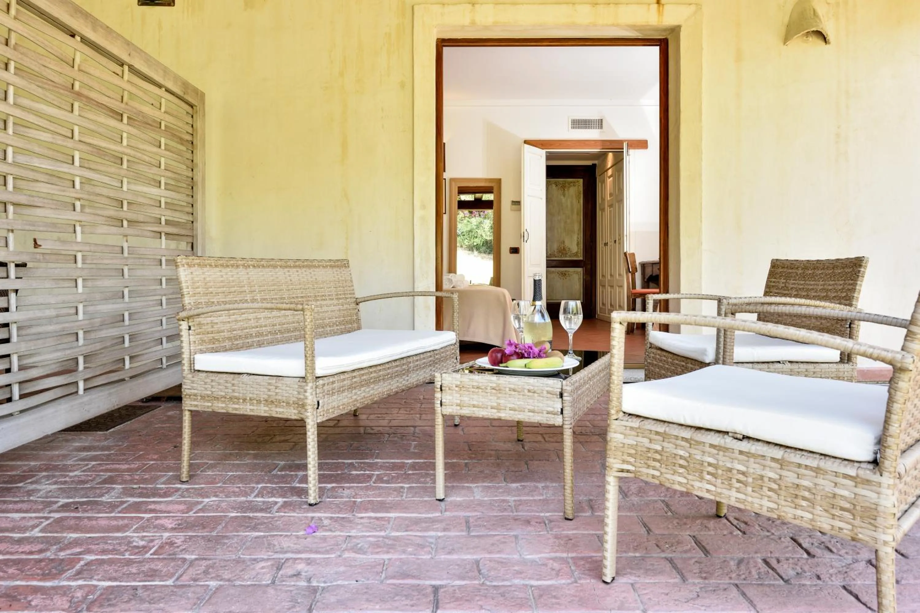 Patio in Hotel Abba & Murta