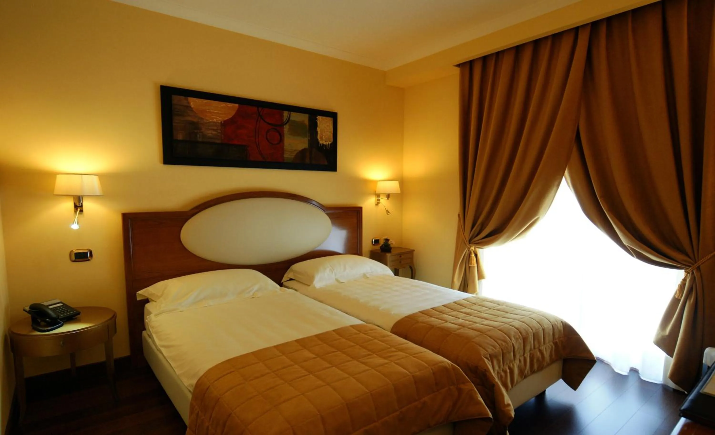 Day, Bed in Bram Hotel