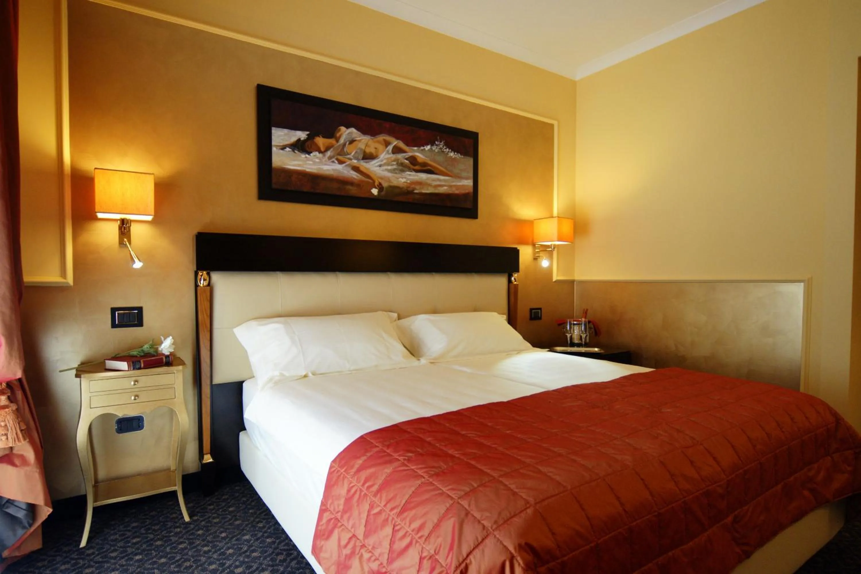 Photo of the whole room, Bed in Bram Hotel