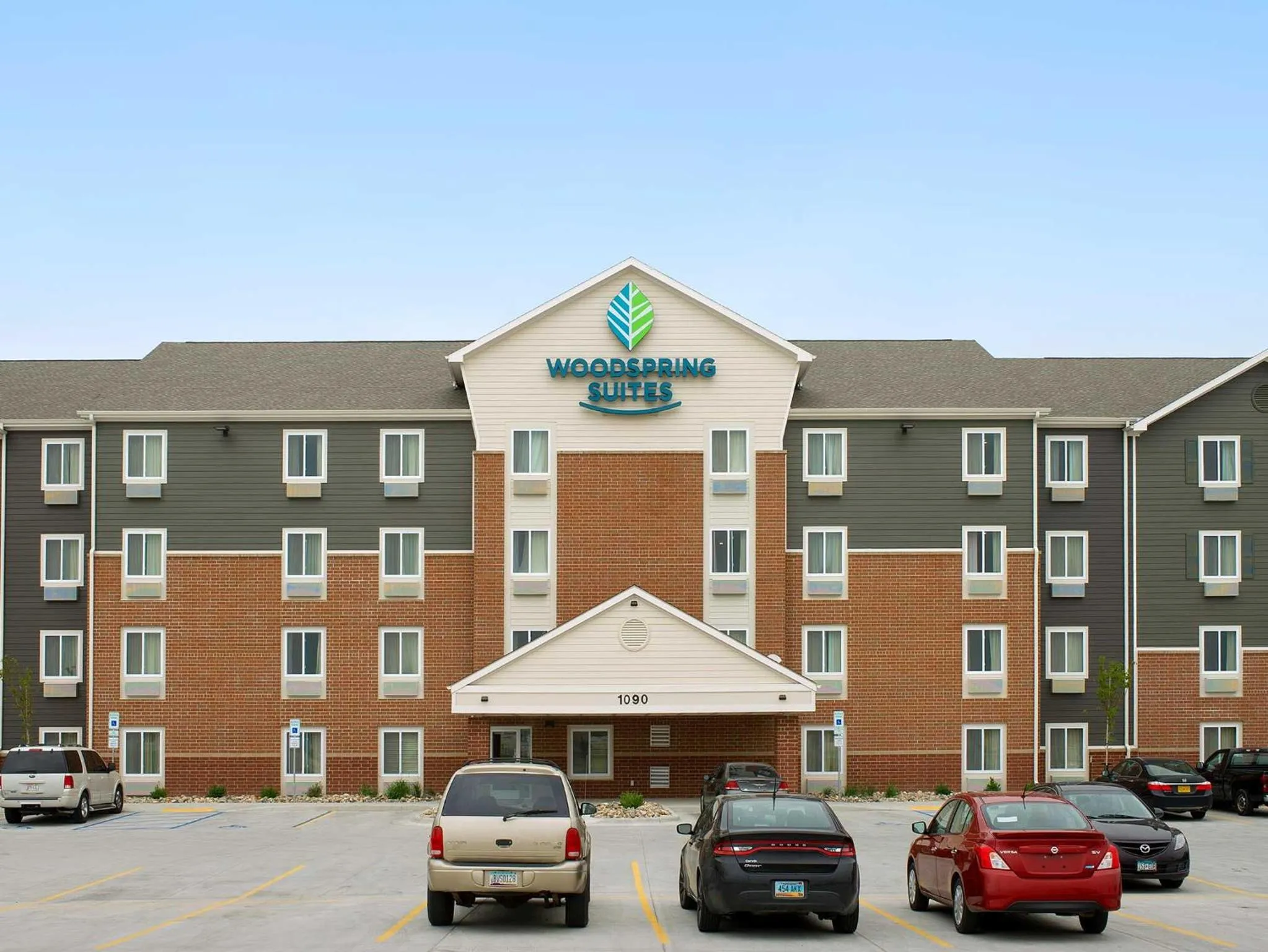 Facade/entrance in WoodSpring Suites Fargo North Near NDSU