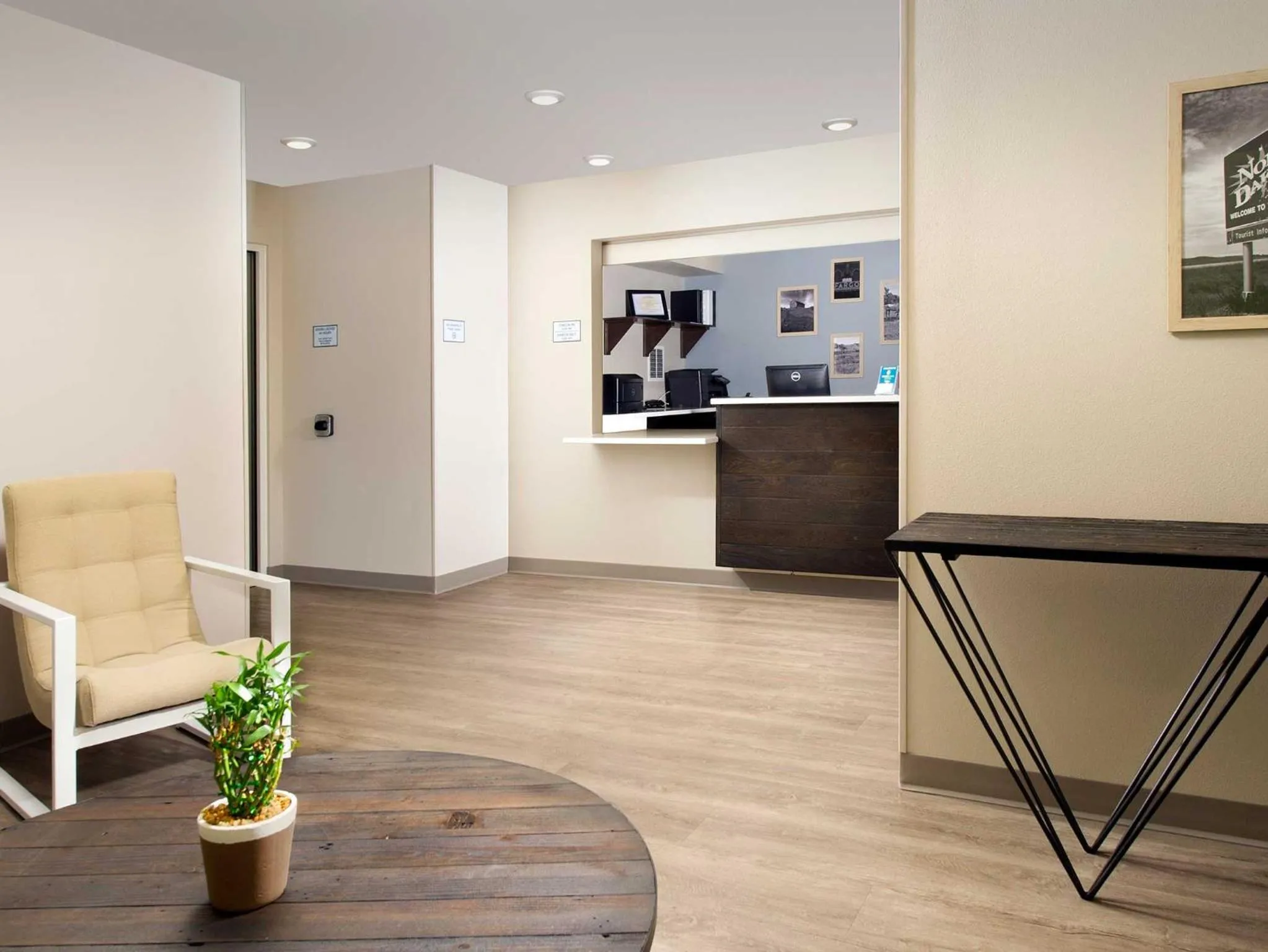 Lobby or reception in WoodSpring Suites Fargo North Near NDSU