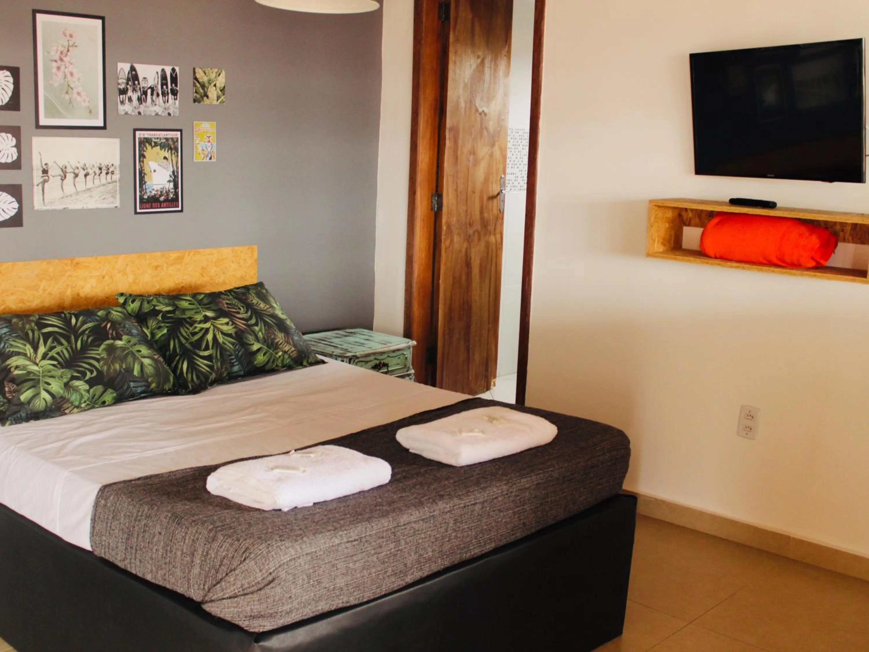 Bedroom, Bed in A Coroa Hostel & Pousada