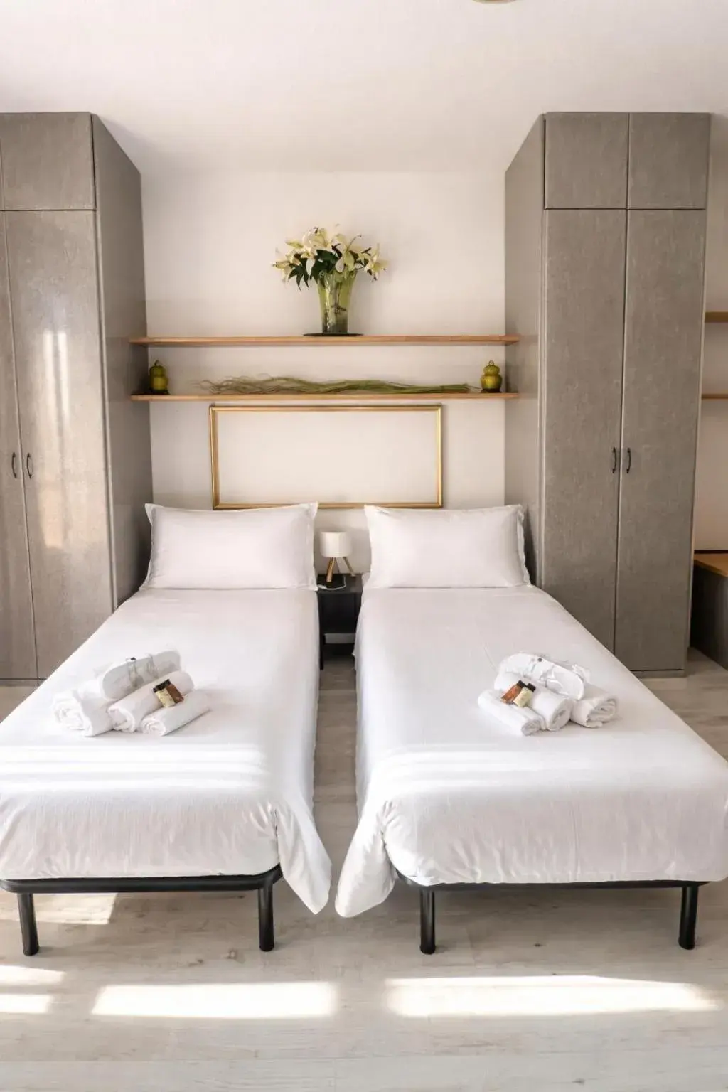 Triple Room in Residence Alexandra Stay Triple Room in Residence Alexandra Stay