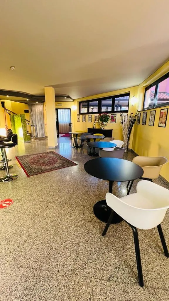 Restaurant/places to eat in Hotel Motel Europa