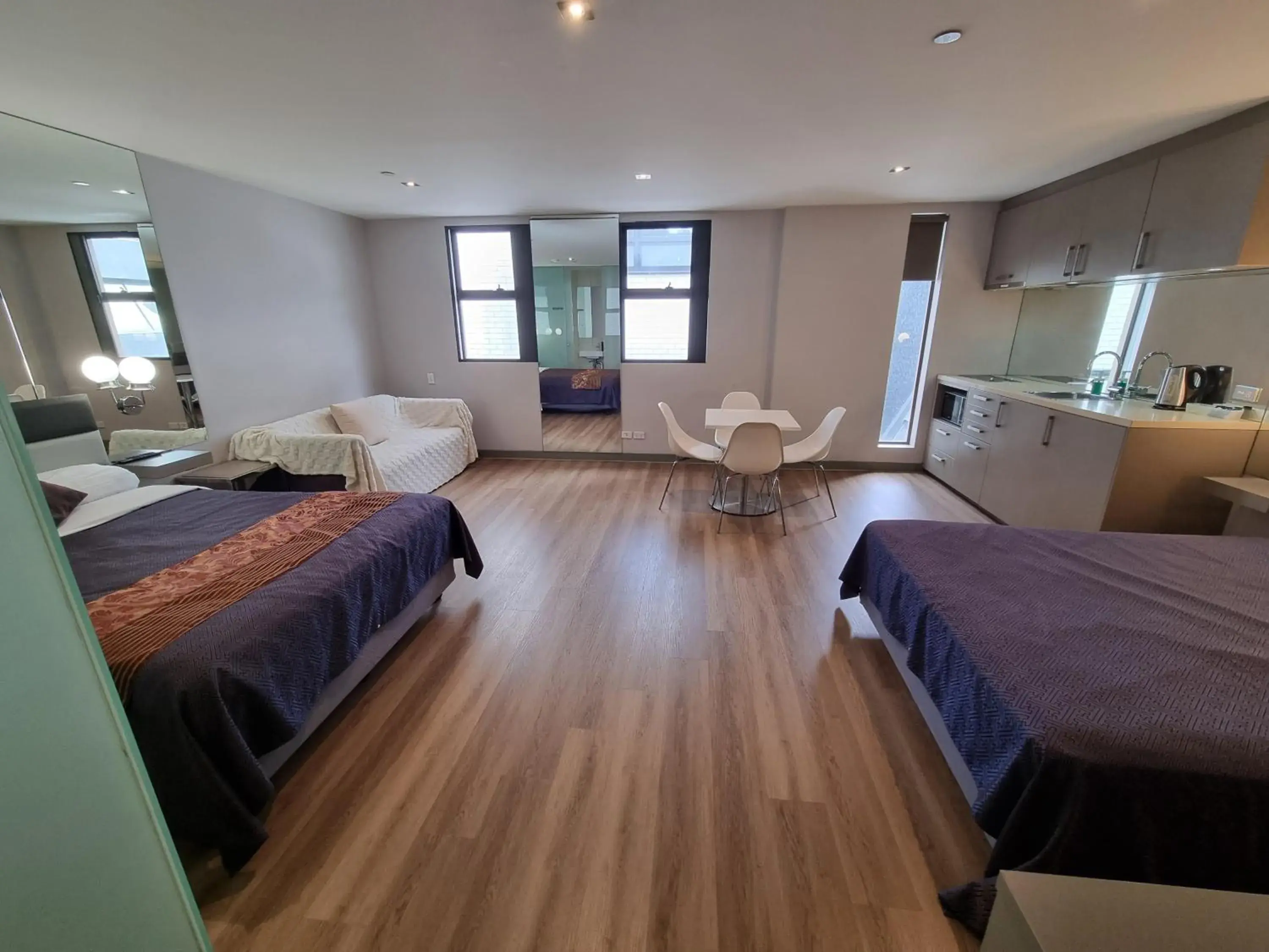 Photo of the whole room, Bed in Melbourne ViVo Photo of the whole room, Bed in Melbourne ViVo