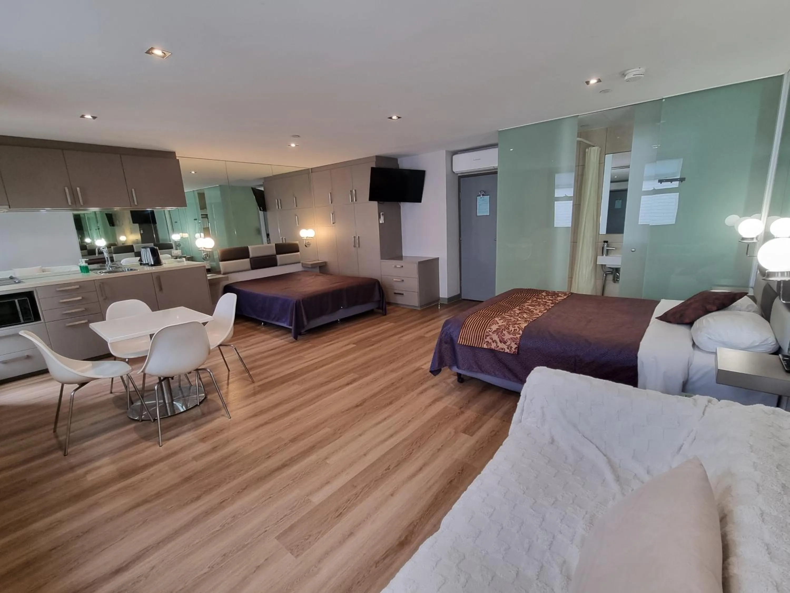 Photo of the whole room in Melbourne ViVo