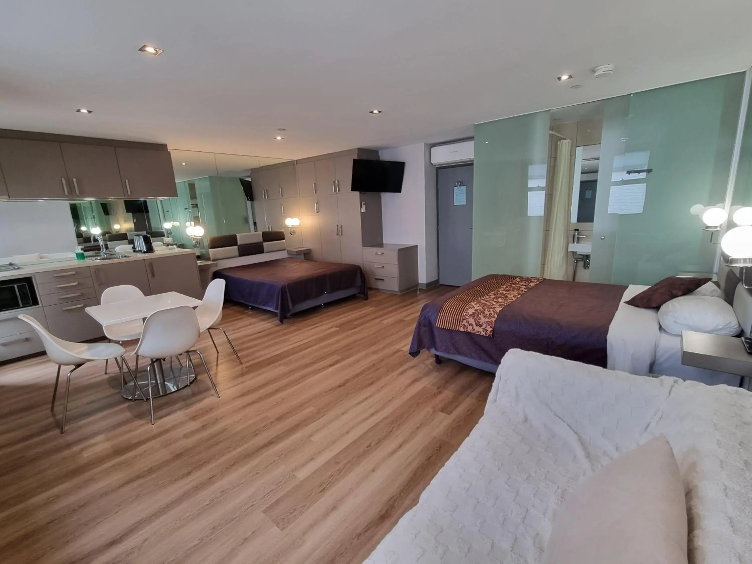 Photo of the whole room in Melbourne ViVo Photo of the whole room in Melbourne ViVo