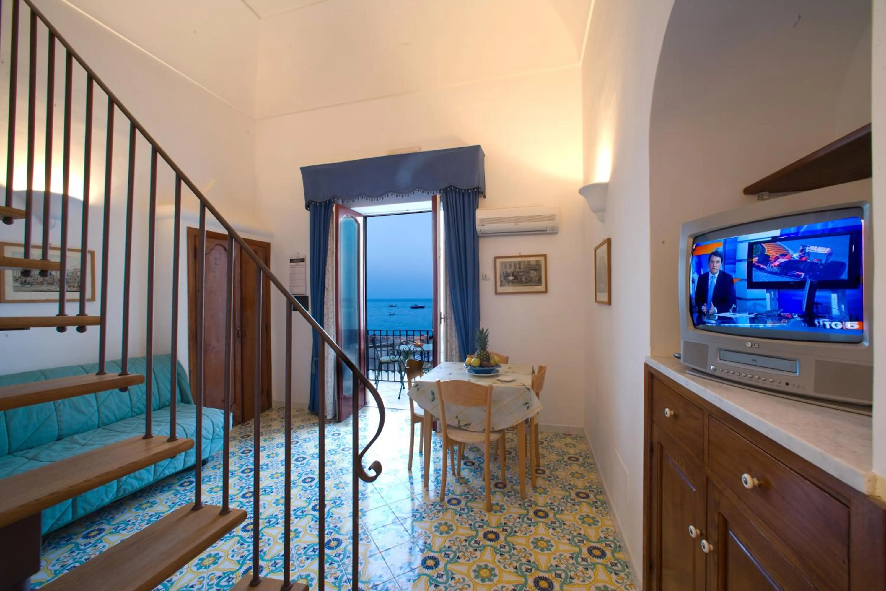 TV and multimedia in La Caravella di Positano - Relais, Beach & Residences