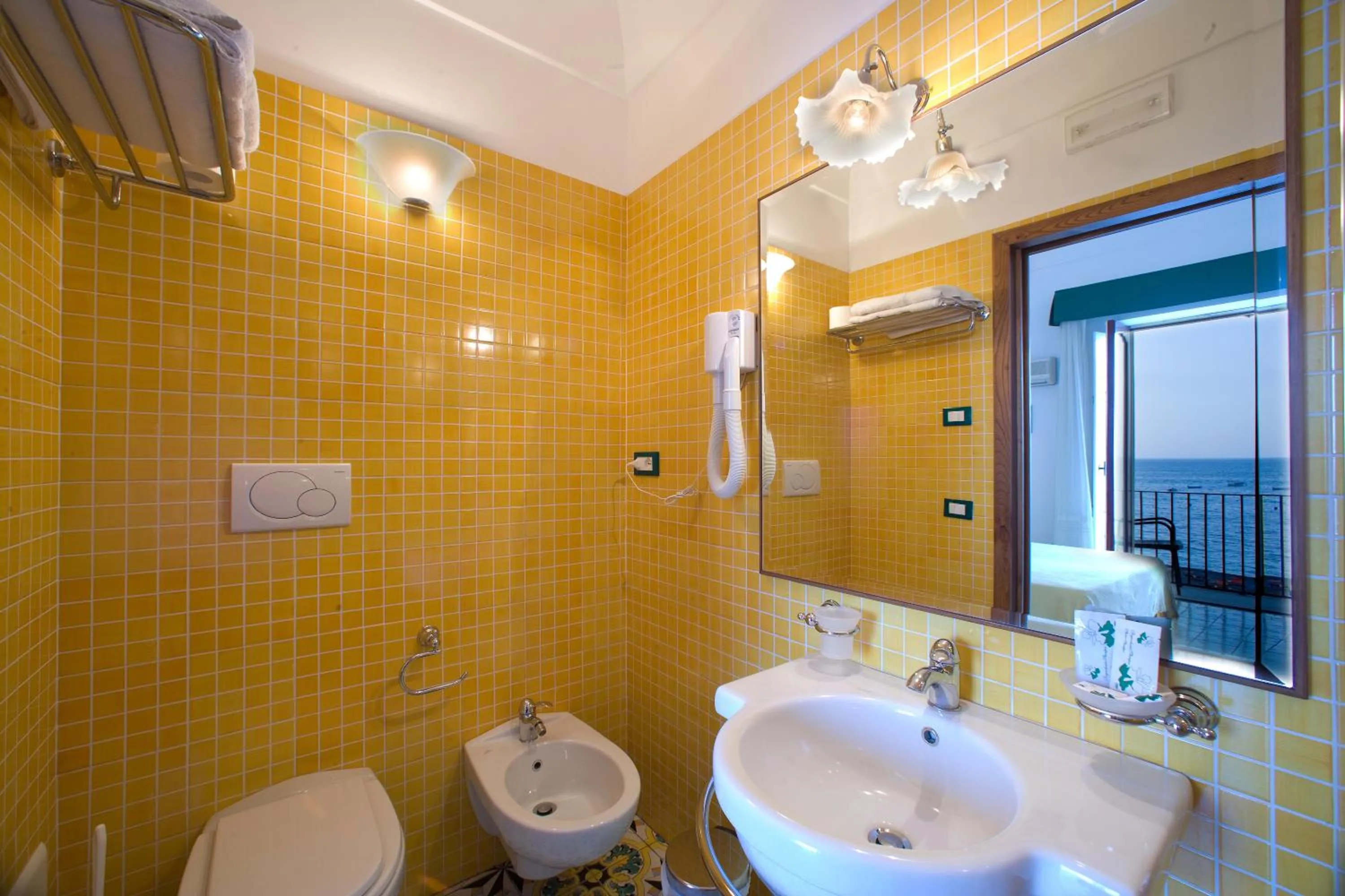 Toilet in La Caravella di Positano - Relais, Beach & Residences