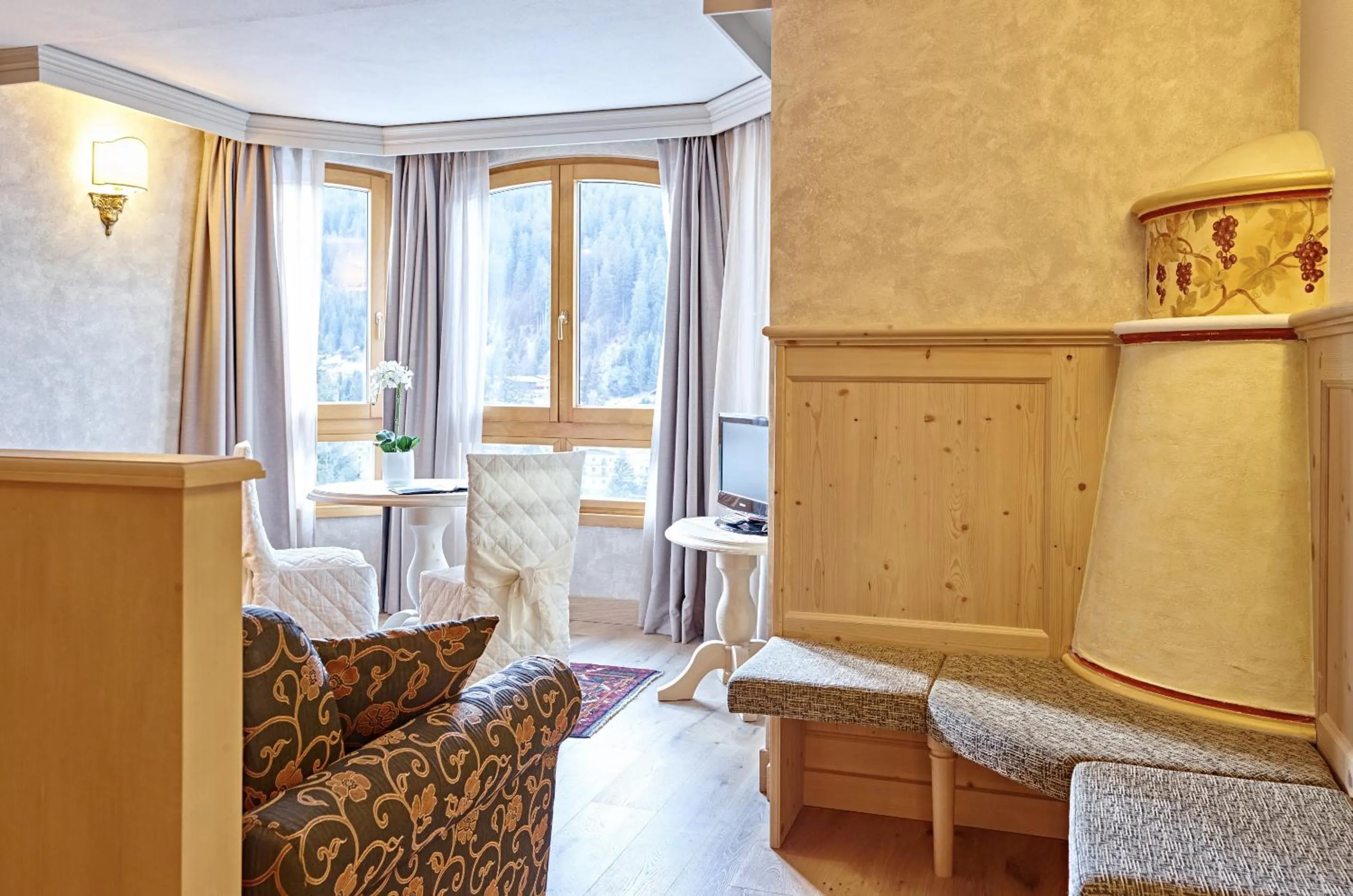 Decorative detail, Bed in Cerana Relax Hotel