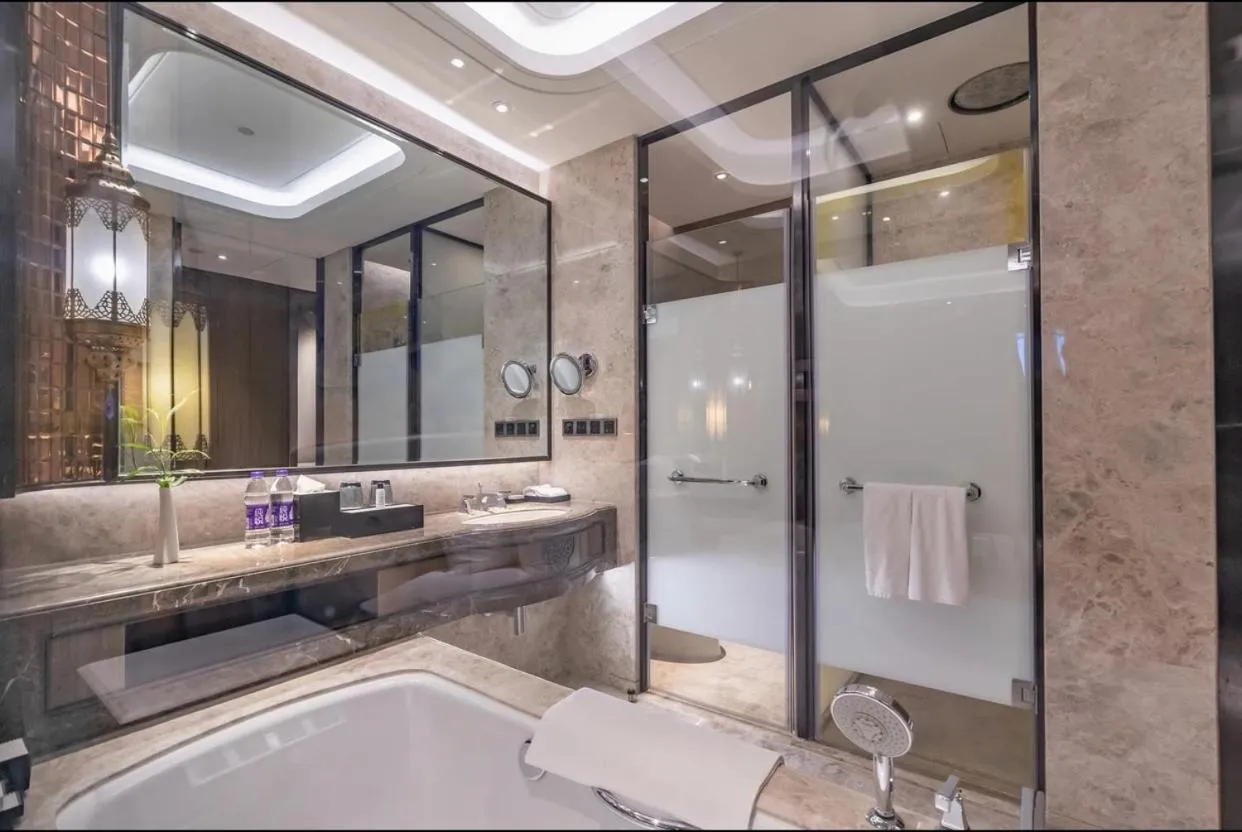 Shower in Wanda Vista Hotel Urumqi