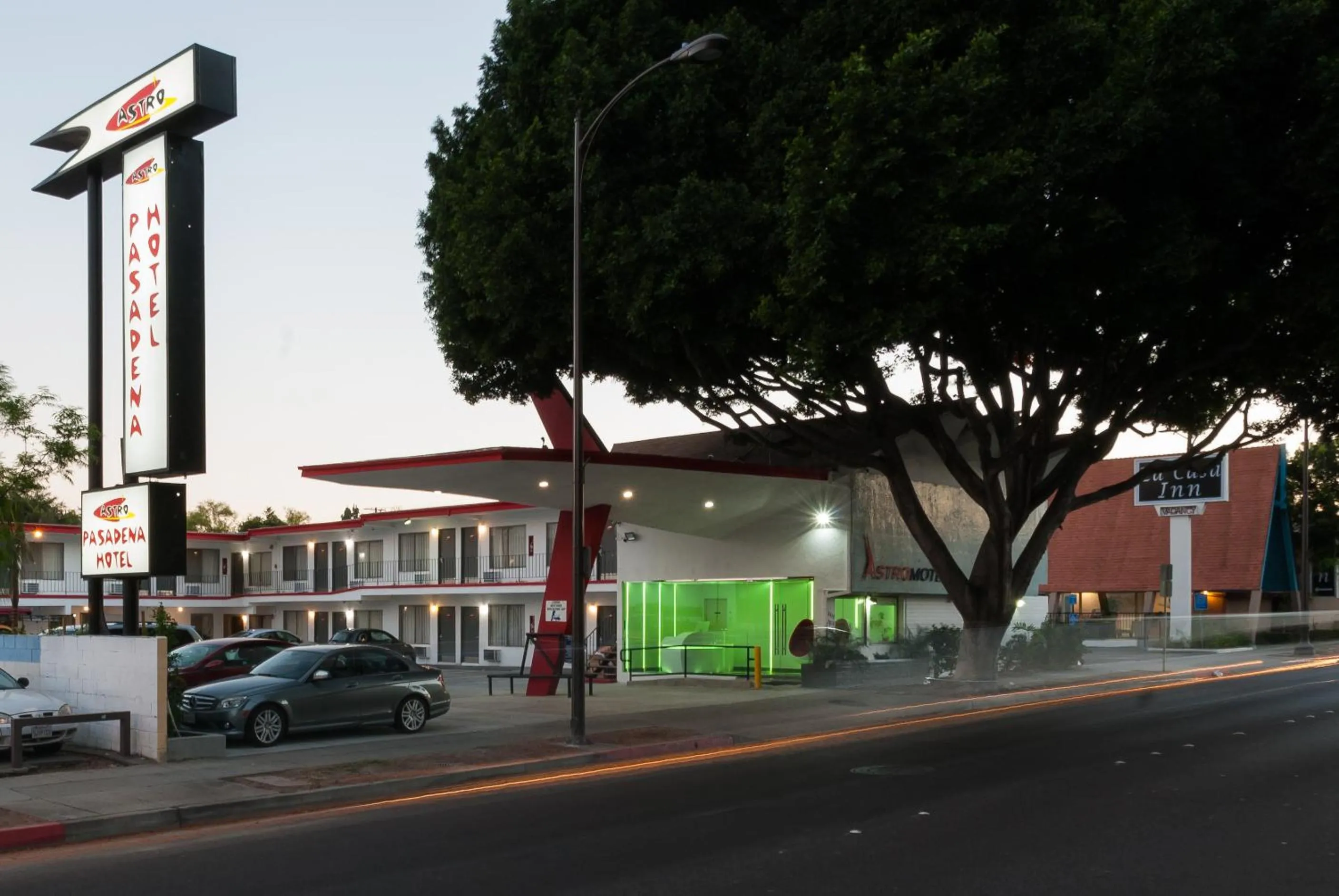 Property building in Astro Pasadena Hotel