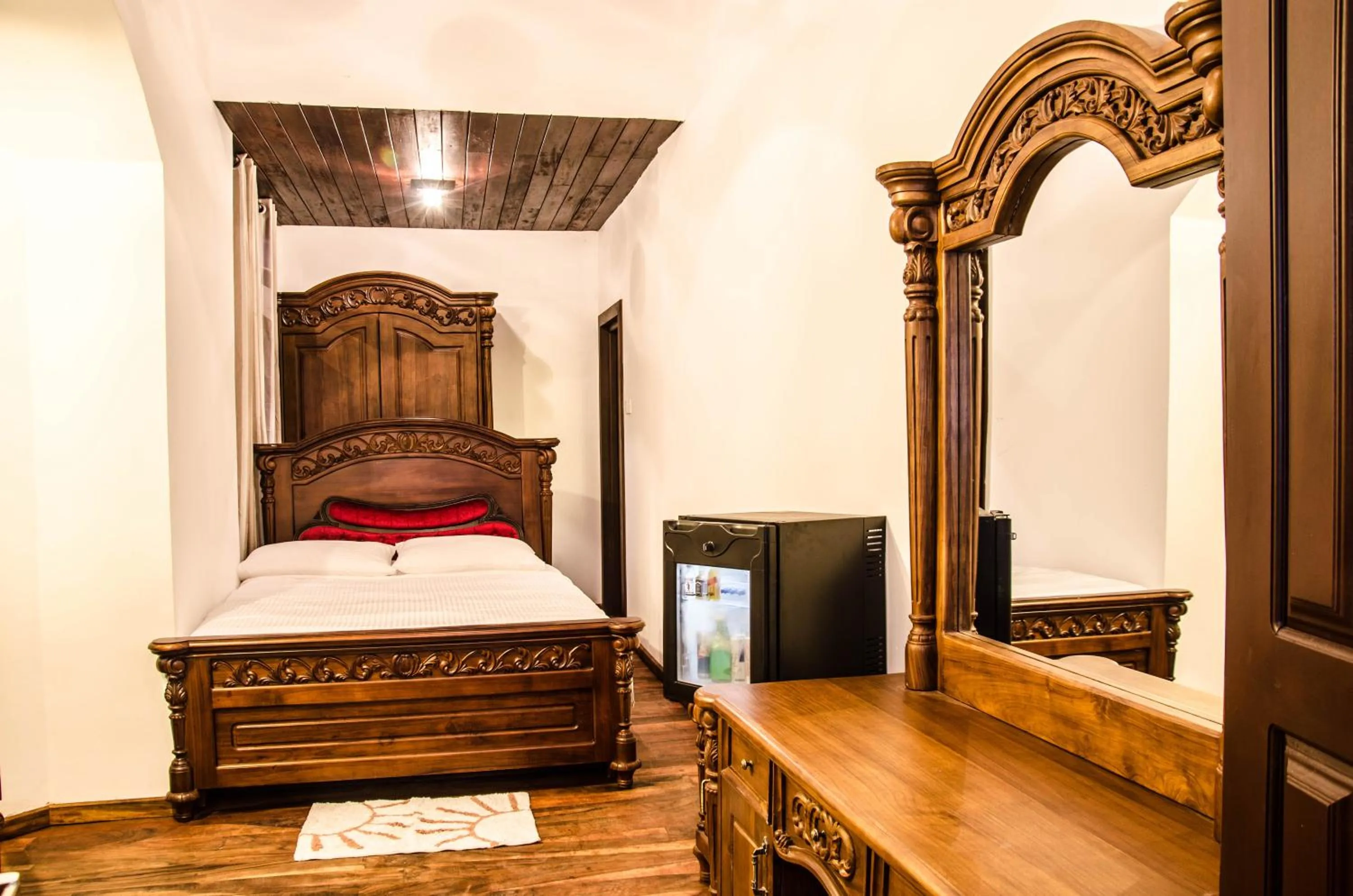 Photo of the whole room, Bed in Bungalow 1926