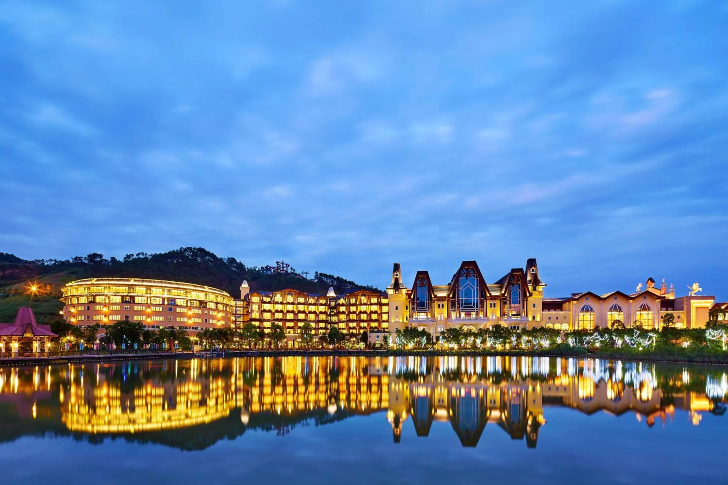 Property building in Four Points by Sheraton Heyuan Resort