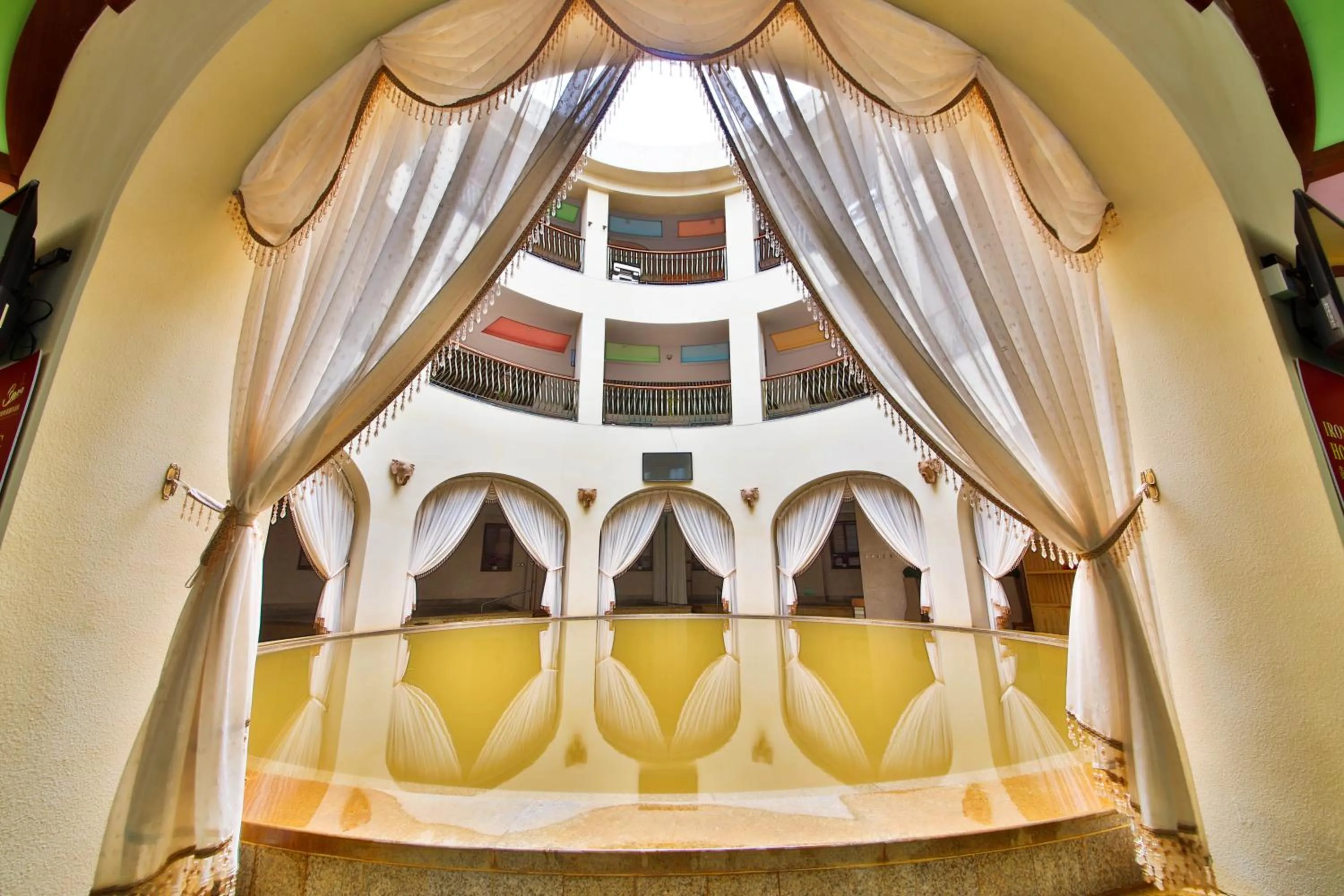 Hot Spring Bath, Bed in Four Points by Sheraton Heyuan Resort